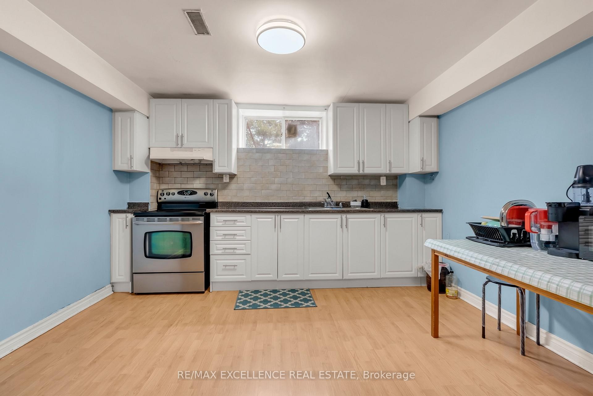 Photo 32 of 50 Jewel Crescent, Brampton, Sandringham-Wellington — HOMEH