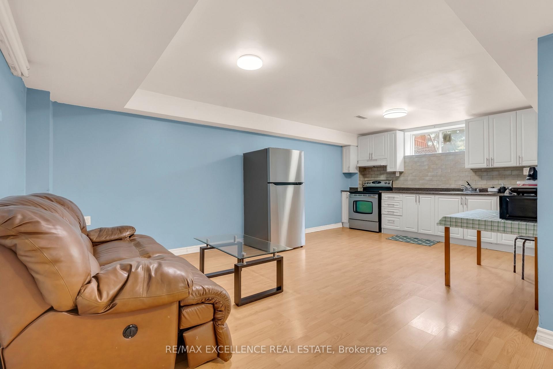 Photo 33 of 50 Jewel Crescent, Brampton, Sandringham-Wellington — HOMEH