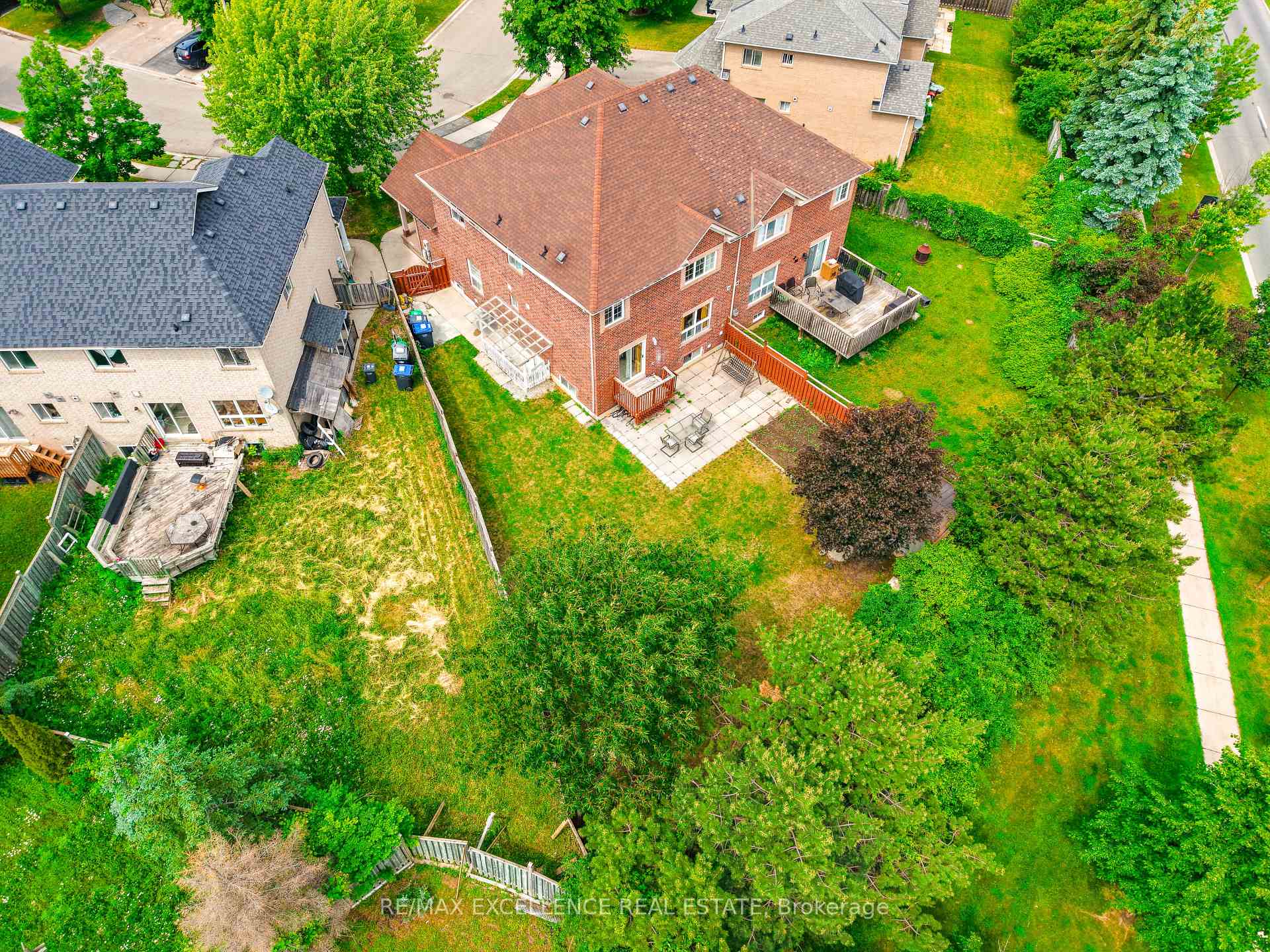 Photo 39 of 50 Jewel Crescent, Brampton, Sandringham-Wellington — HOMEH