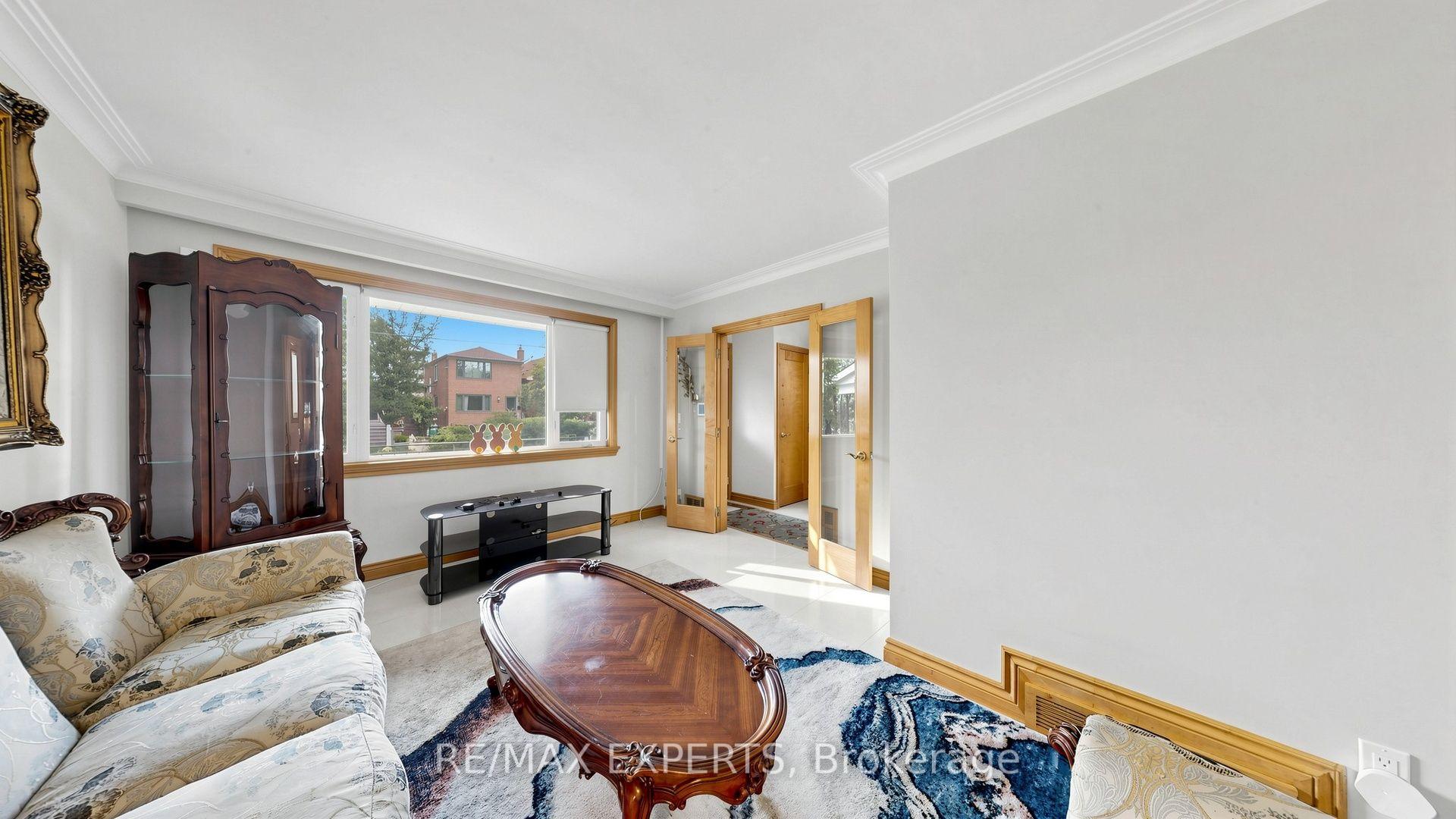 Photo 6 of 145 Gloucester Grove, Toronto, Oakwood Village — HOMEH