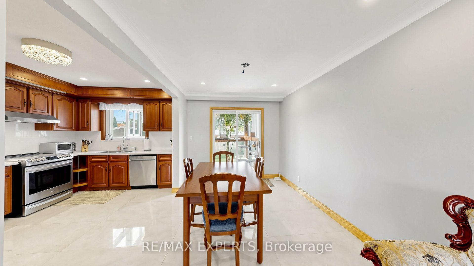 Photo 10 of 145 Gloucester Grove, Toronto, Oakwood Village — HOMEH