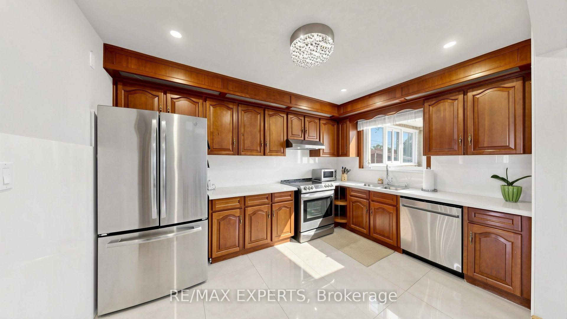 Photo 16 of 145 Gloucester Grove, Toronto, Oakwood Village — HOMEH