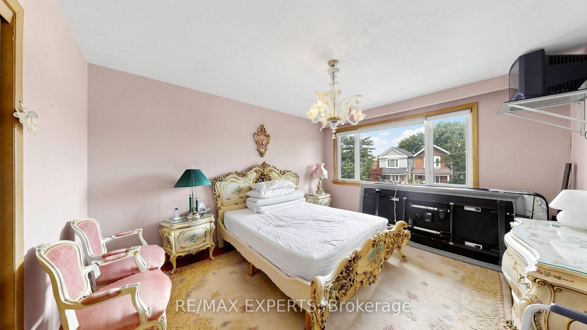 Photo 21 of 145 Gloucester Grove, Toronto, Oakwood Village — HOMEH