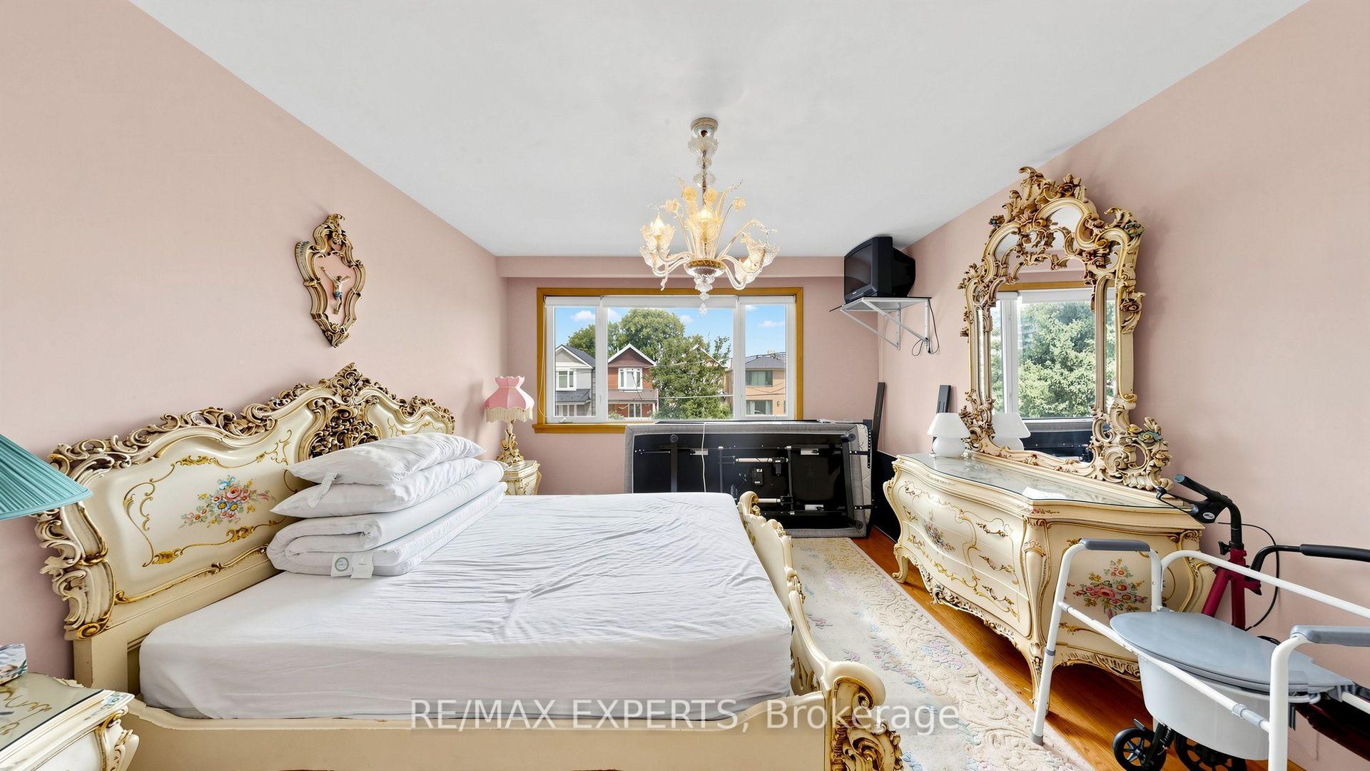 Photo 22 of 145 Gloucester Grove, Toronto, Oakwood Village — HOMEH