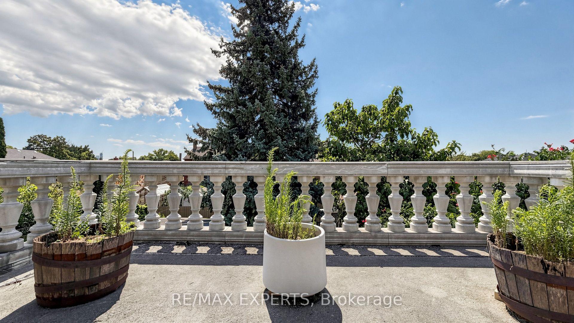 Photo 44 of 145 Gloucester Grove, Toronto, Oakwood Village — HOMEH