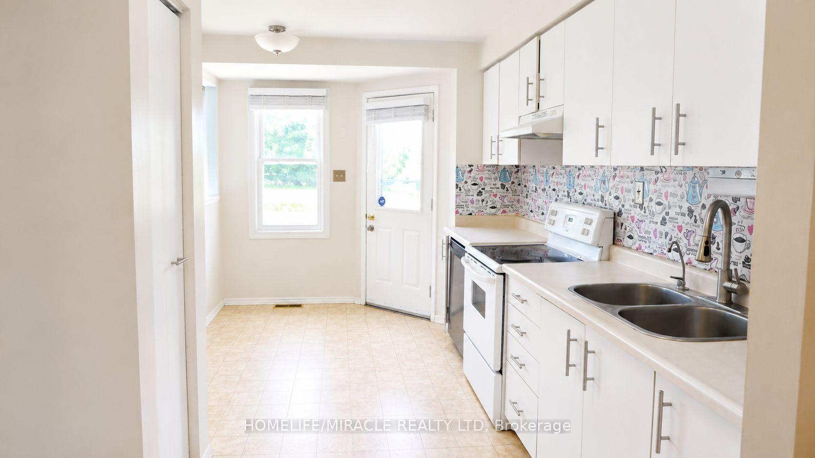 Photo 6 of Unit 38, 10 Holborn Court, Kitchener, Stanley Park — HOMEH