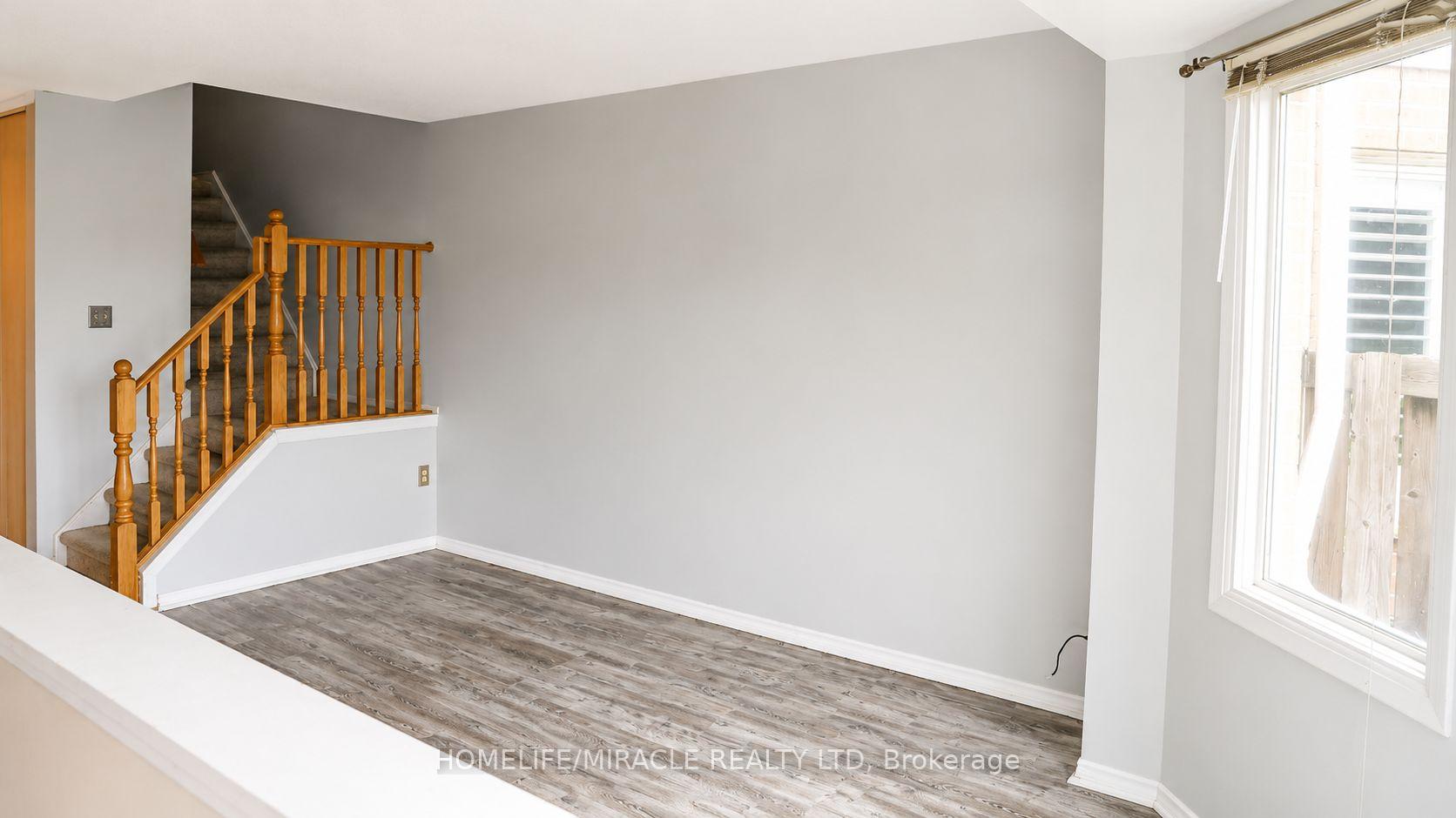 Photo 11 of Unit 38, 10 Holborn Court, Kitchener, Stanley Park — HOMEH