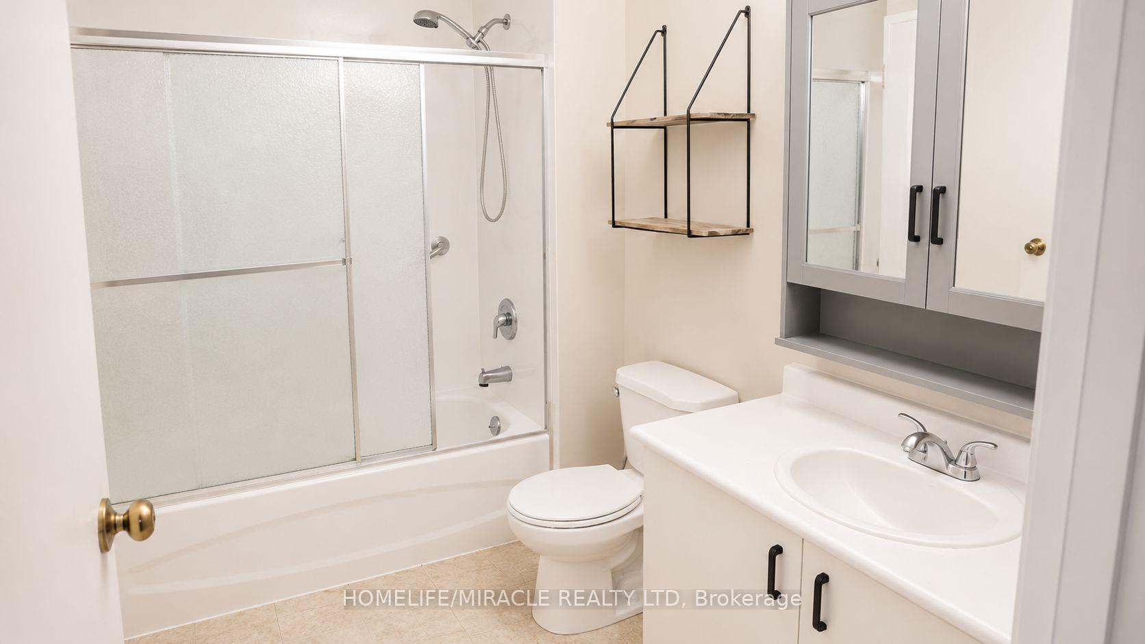 Photo 24 of Unit 38, 10 Holborn Court, Kitchener, Stanley Park — HOMEH