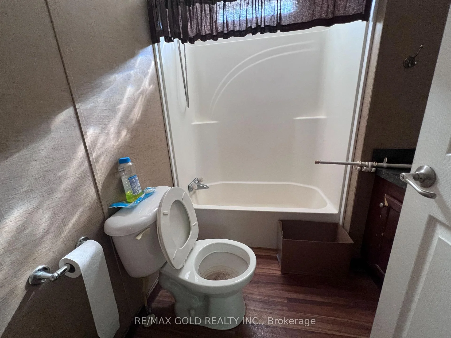 Photo 5 of Unit 5, 292 Freelton Road, Hamilton, Freelton — HOMEH