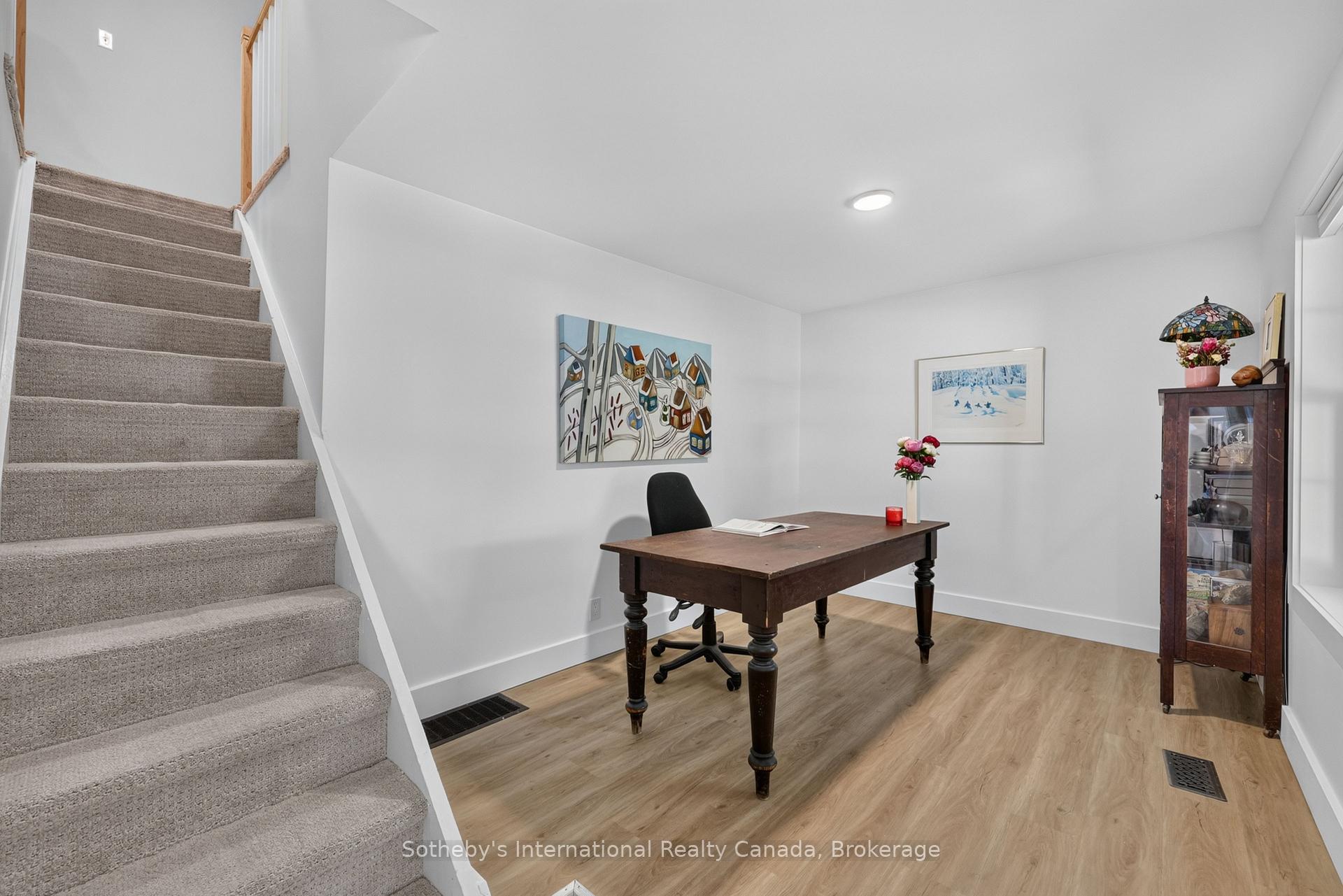 Photo 6 of 131 Bruce Street S, Blue Mountains — HOMEH