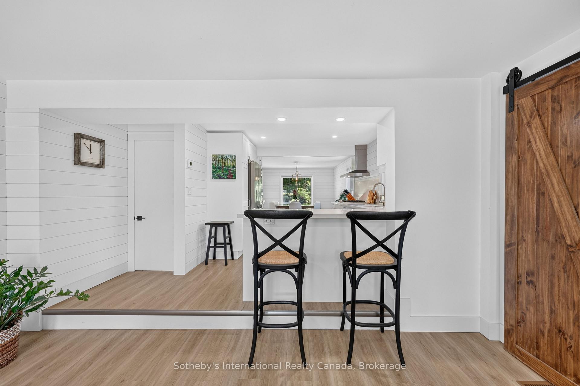 Photo 15 of 131 Bruce Street S, Blue Mountains — HOMEH