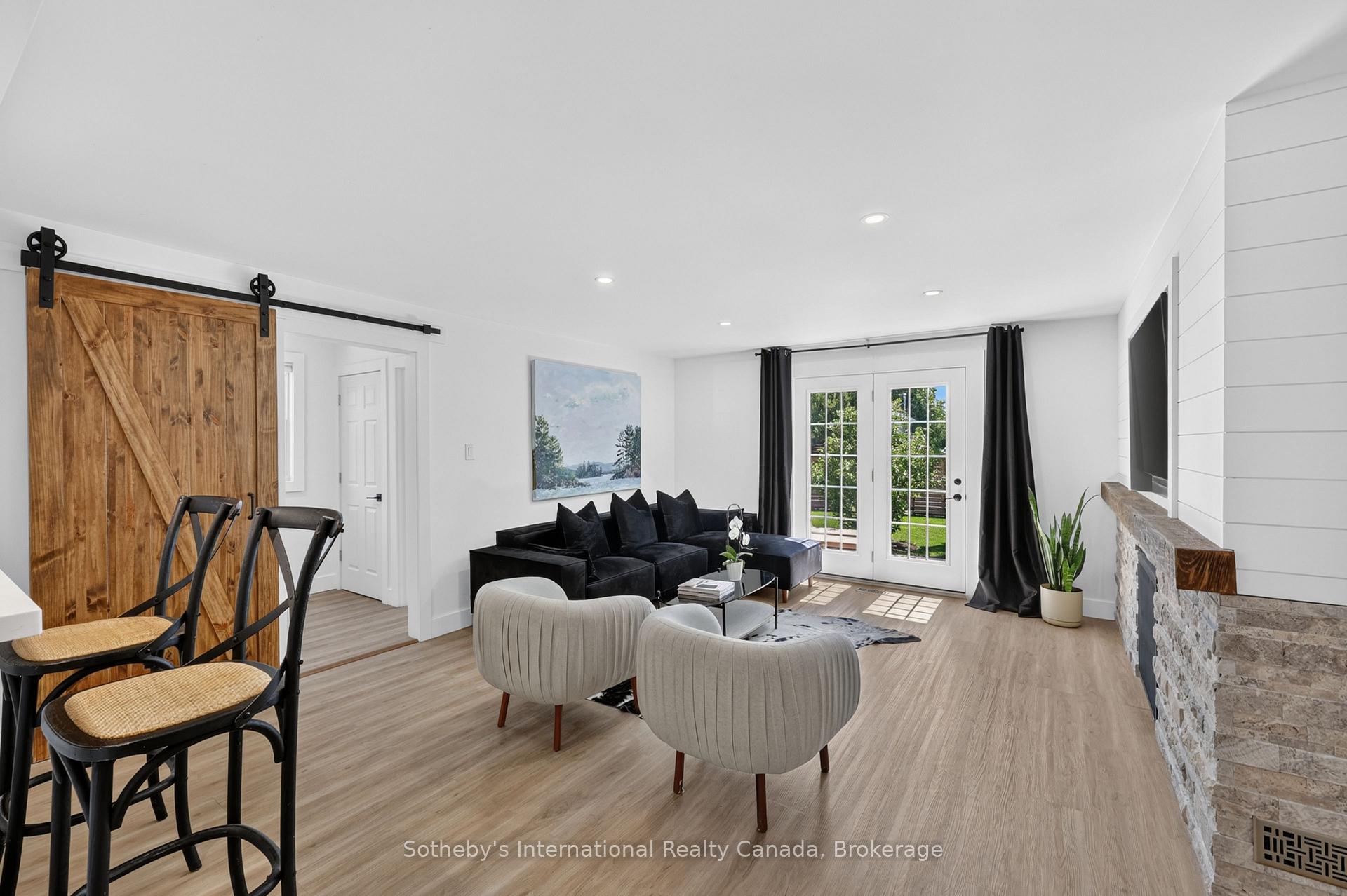 Photo 16 of 131 Bruce Street S, Blue Mountains — HOMEH