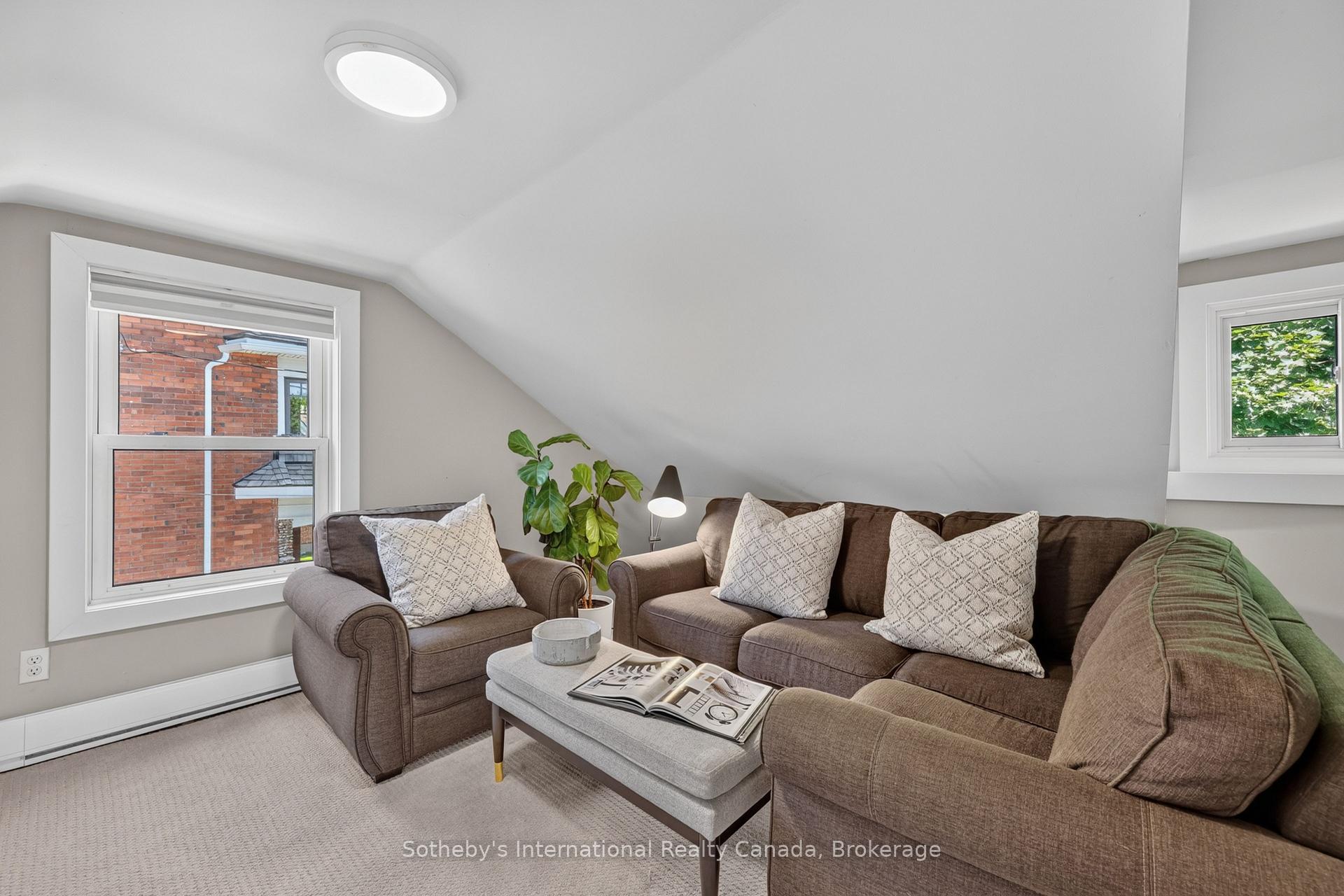 Photo 30 of 131 Bruce Street S, Blue Mountains — HOMEH