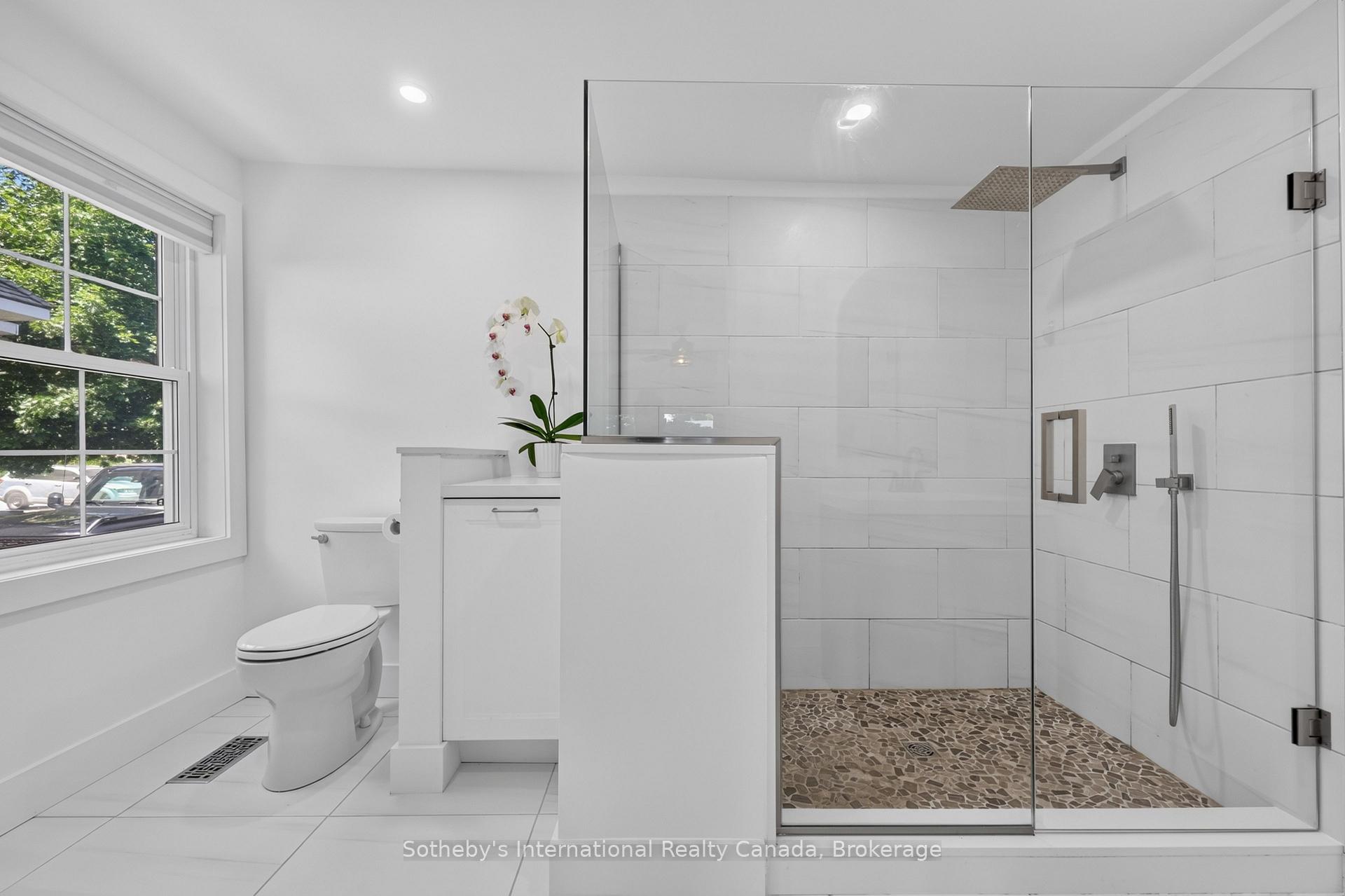 Photo 35 of 131 Bruce Street S, Blue Mountains — HOMEH