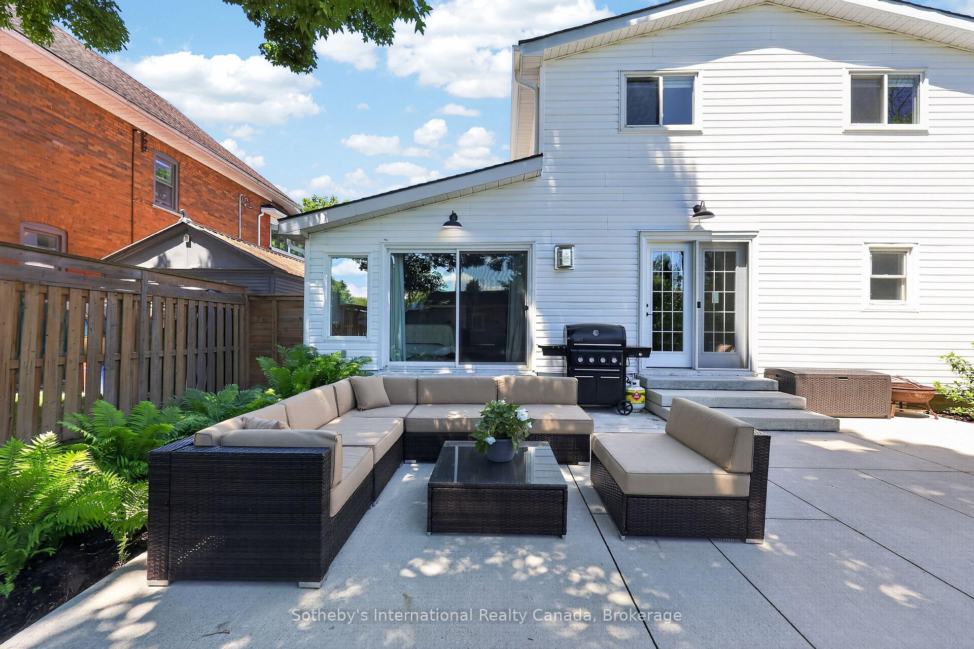 Photo 38 of 131 Bruce Street S, Blue Mountains — HOMEH