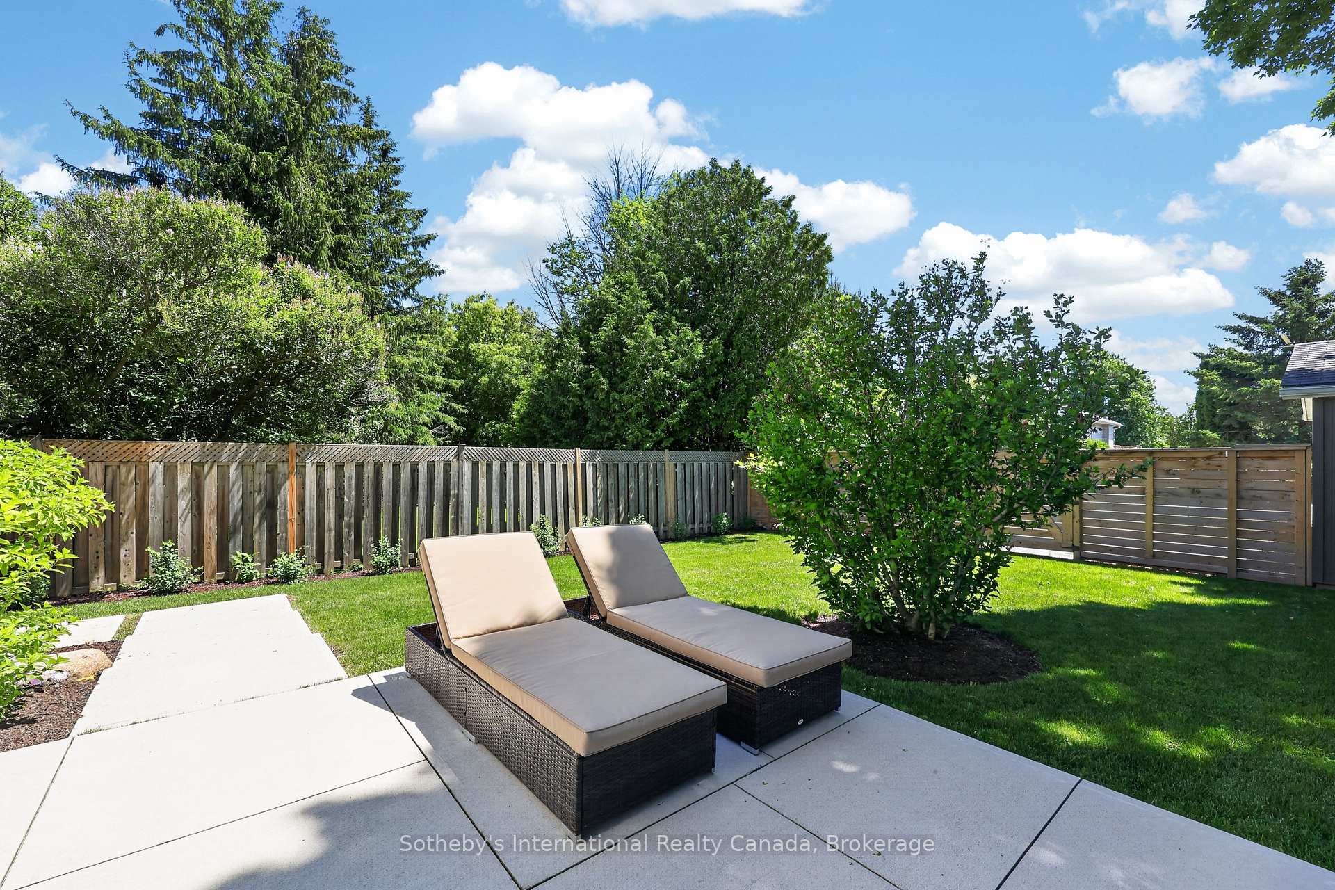 Photo 40 of 131 Bruce Street S, Blue Mountains — HOMEH