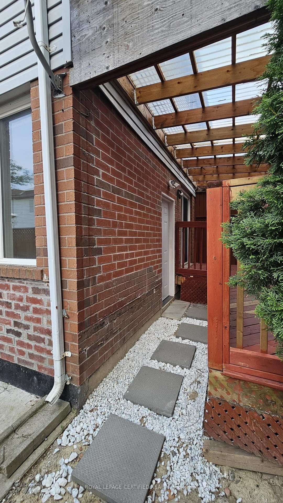 Photo 10 of Unit Basement, 102 Bunchberry Way, Brampton, Sandringham-Wellington — HOMEH