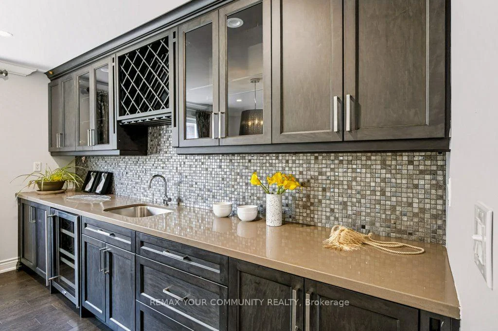 Photo 7 of 331 Maplehurst Avenue, North York, Willowdale East — HOMEH
