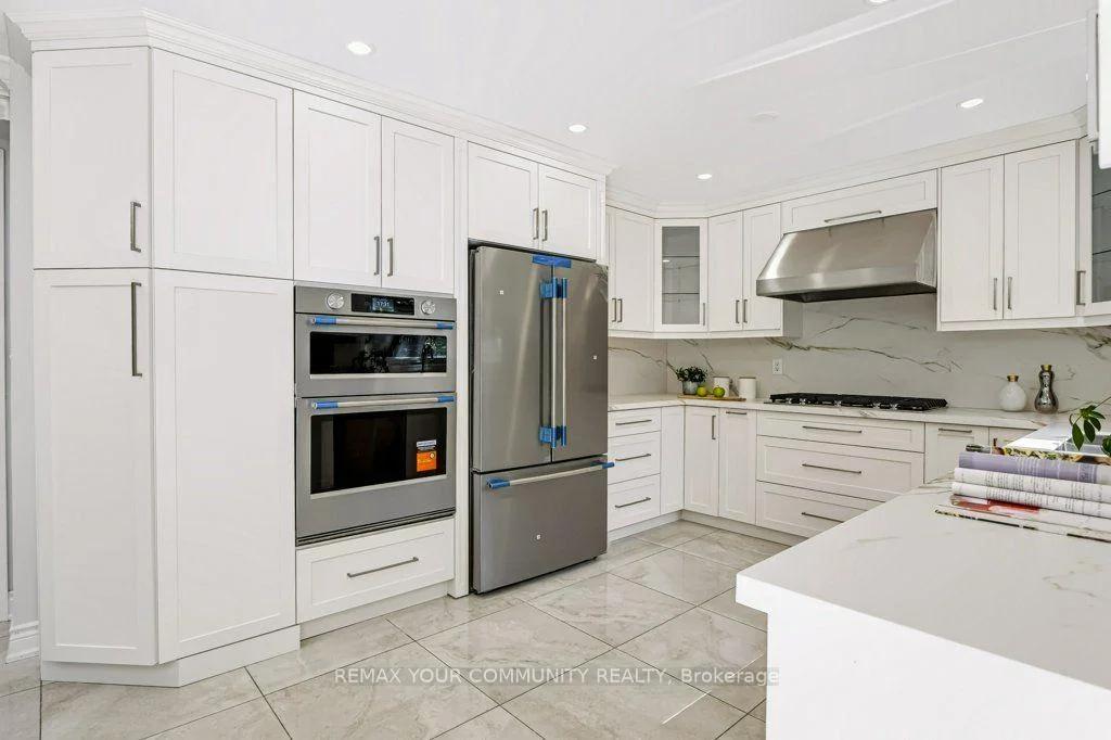 Photo 9 of 331 Maplehurst Avenue, North York, Willowdale East — HOMEH