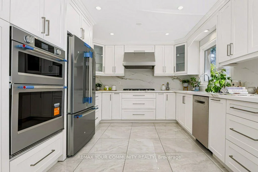 Photo 10 of 331 Maplehurst Avenue, North York, Willowdale East — HOMEH
