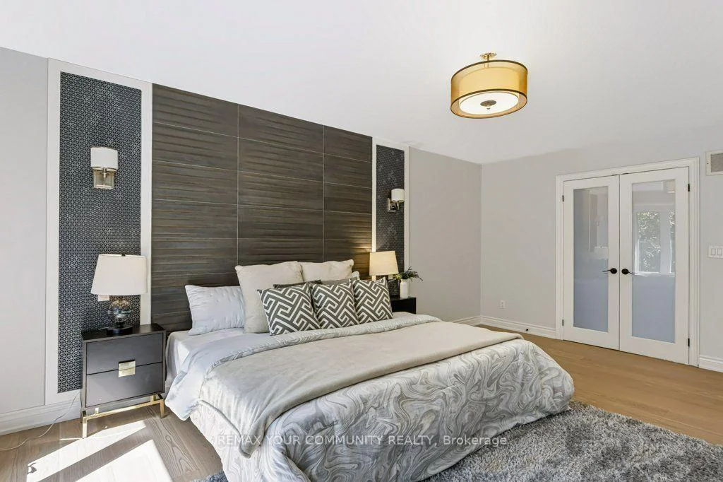 Photo 17 of 331 Maplehurst Avenue, North York, Willowdale East — HOMEH