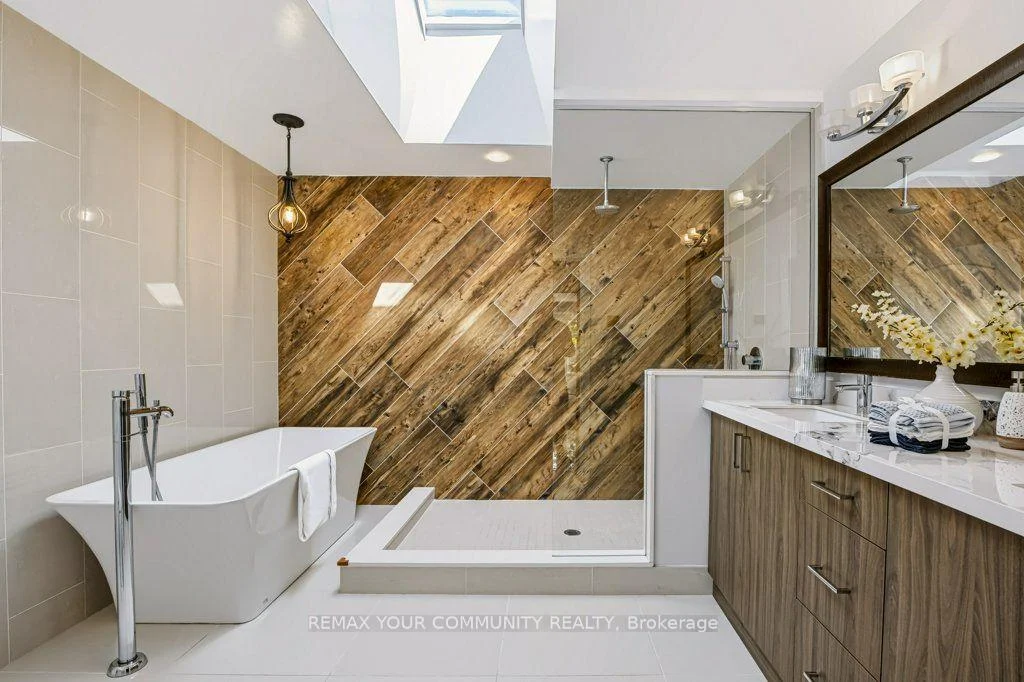 Photo 20 of 331 Maplehurst Avenue, North York, Willowdale East — HOMEH