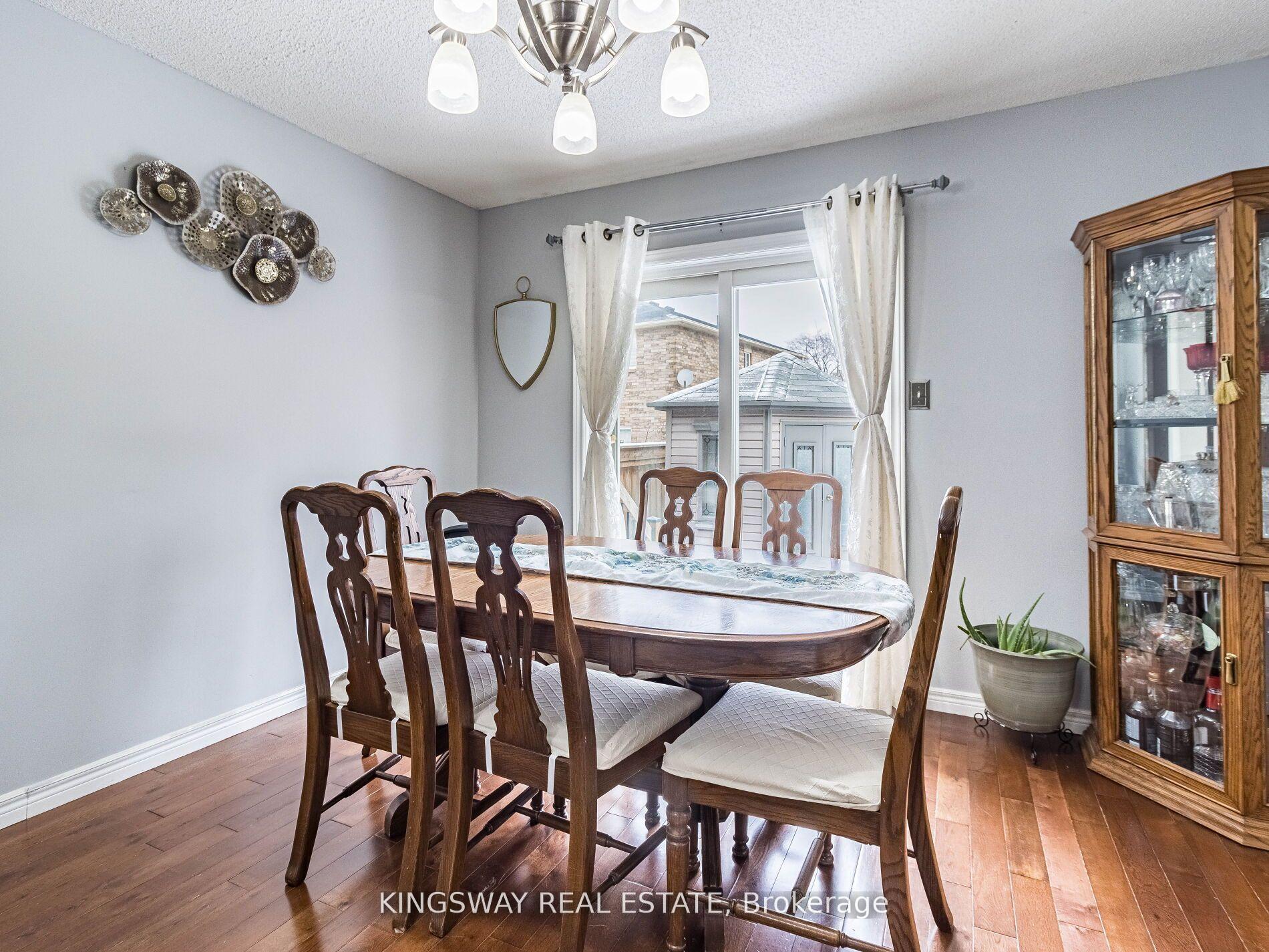 Photo 12 of 570 Enfield Road, Burlington, LaSalle — HOMEH