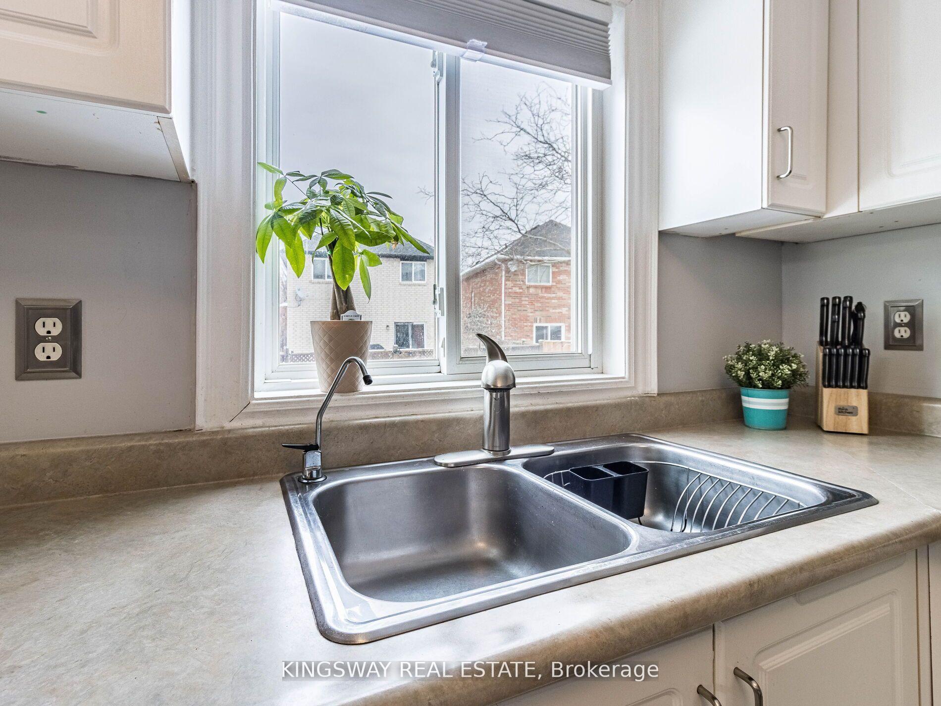 Photo 15 of 570 Enfield Road, Burlington, LaSalle — HOMEH