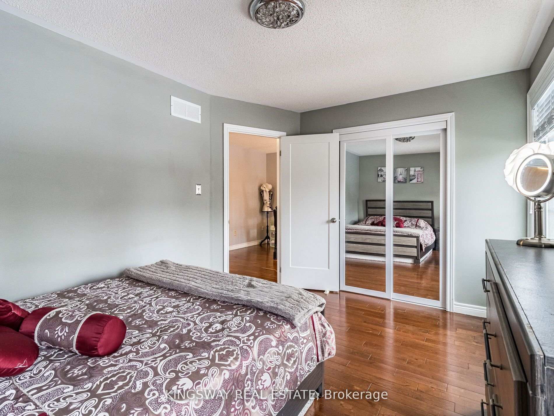 Photo 23 of 570 Enfield Road, Burlington, LaSalle — HOMEH