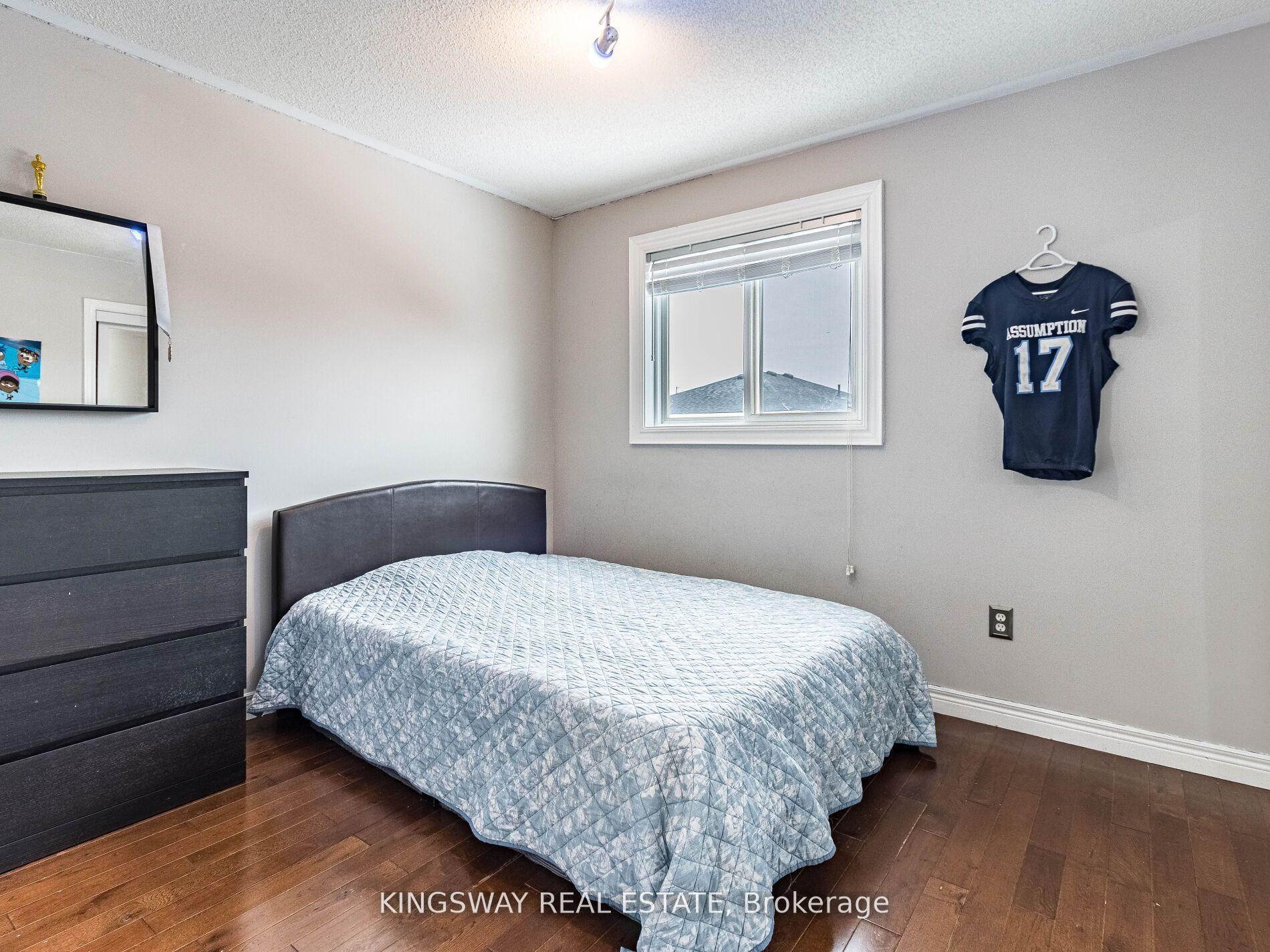 Photo 24 of 570 Enfield Road, Burlington, LaSalle — HOMEH