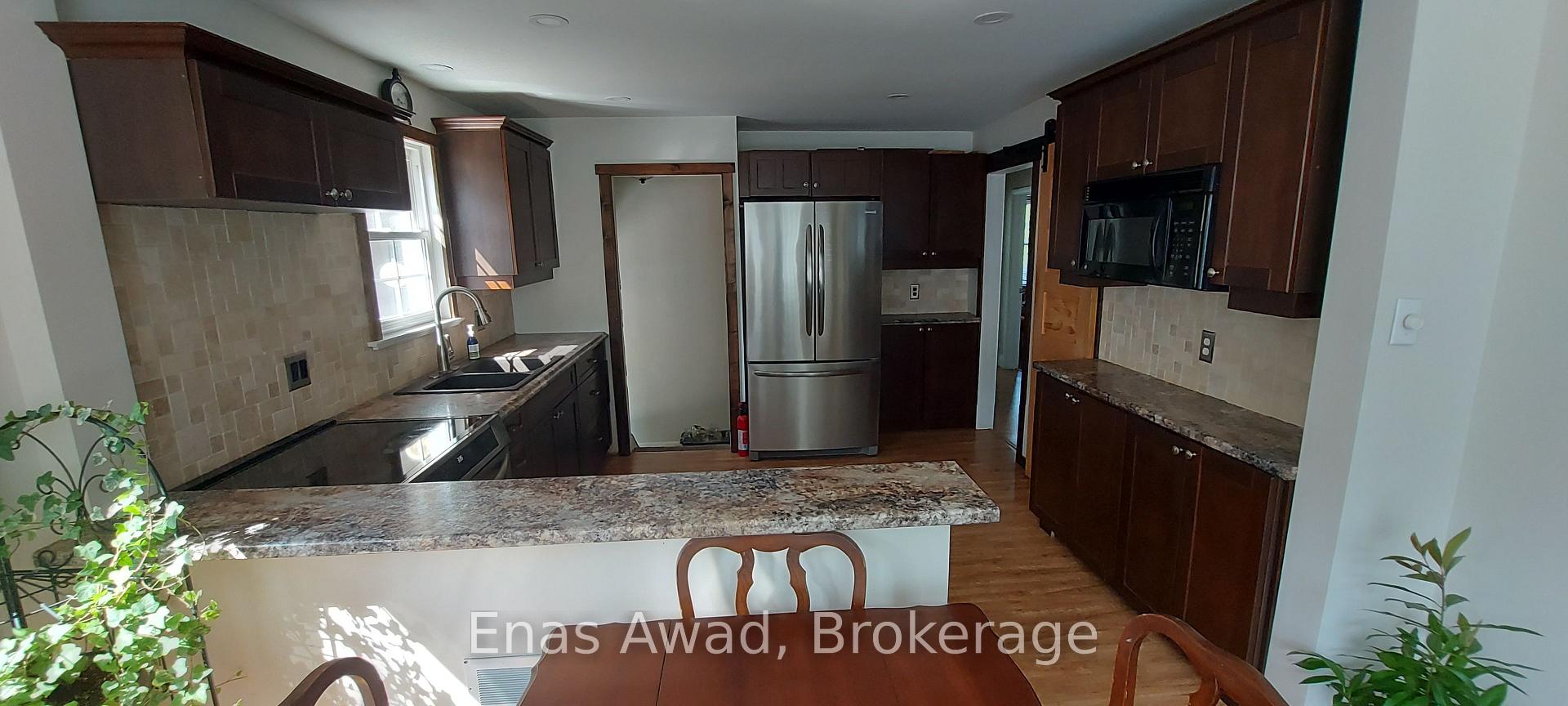 Photo 5 of 8 Lavallee Crescent, Orillia — HOMEH