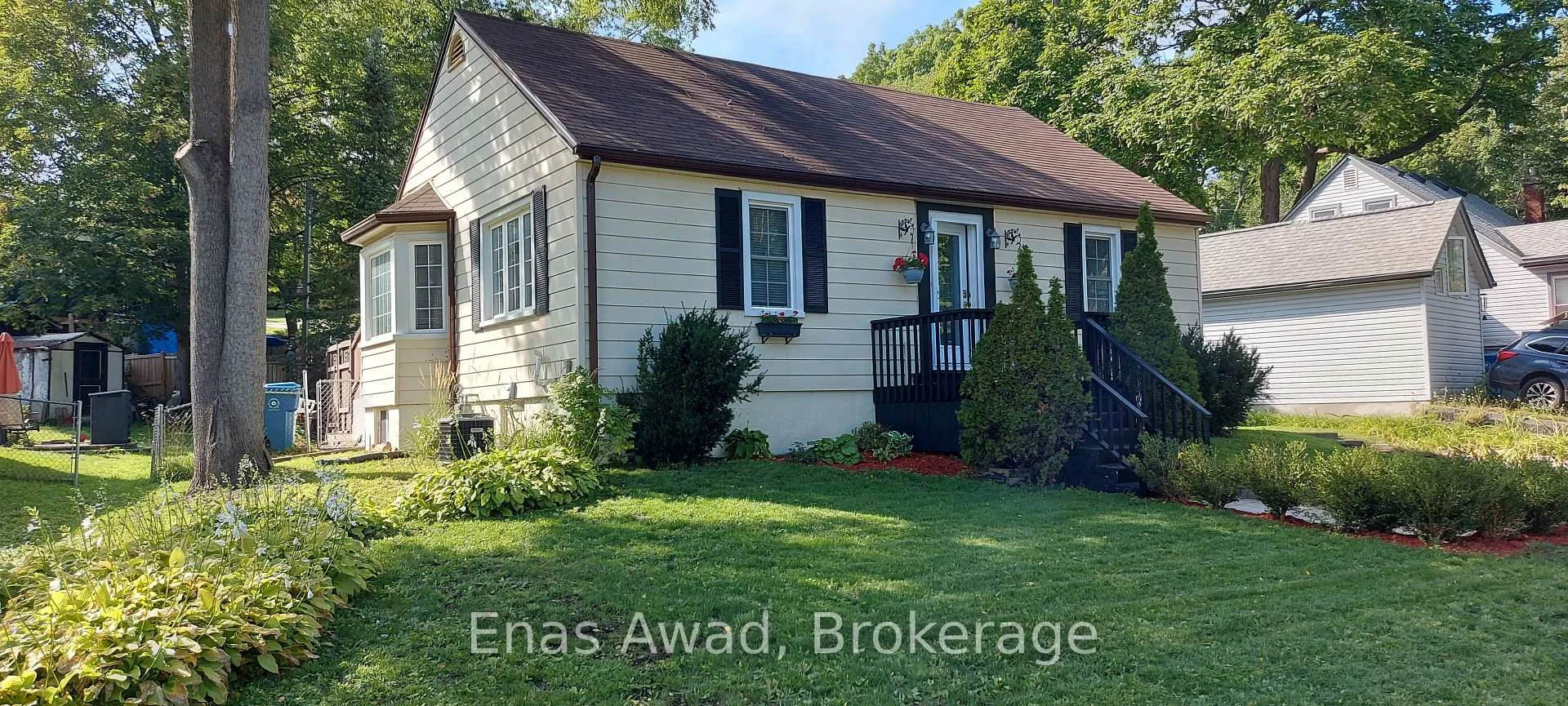 Photo 2 of 8 Lavallee Crescent, Orillia — HOMEH