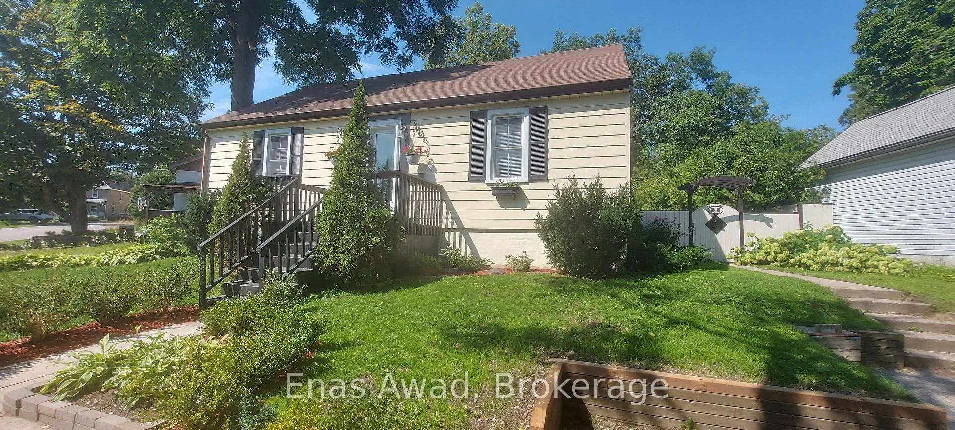 Photo 4 of 8 Lavallee Crescent, Orillia — HOMEH