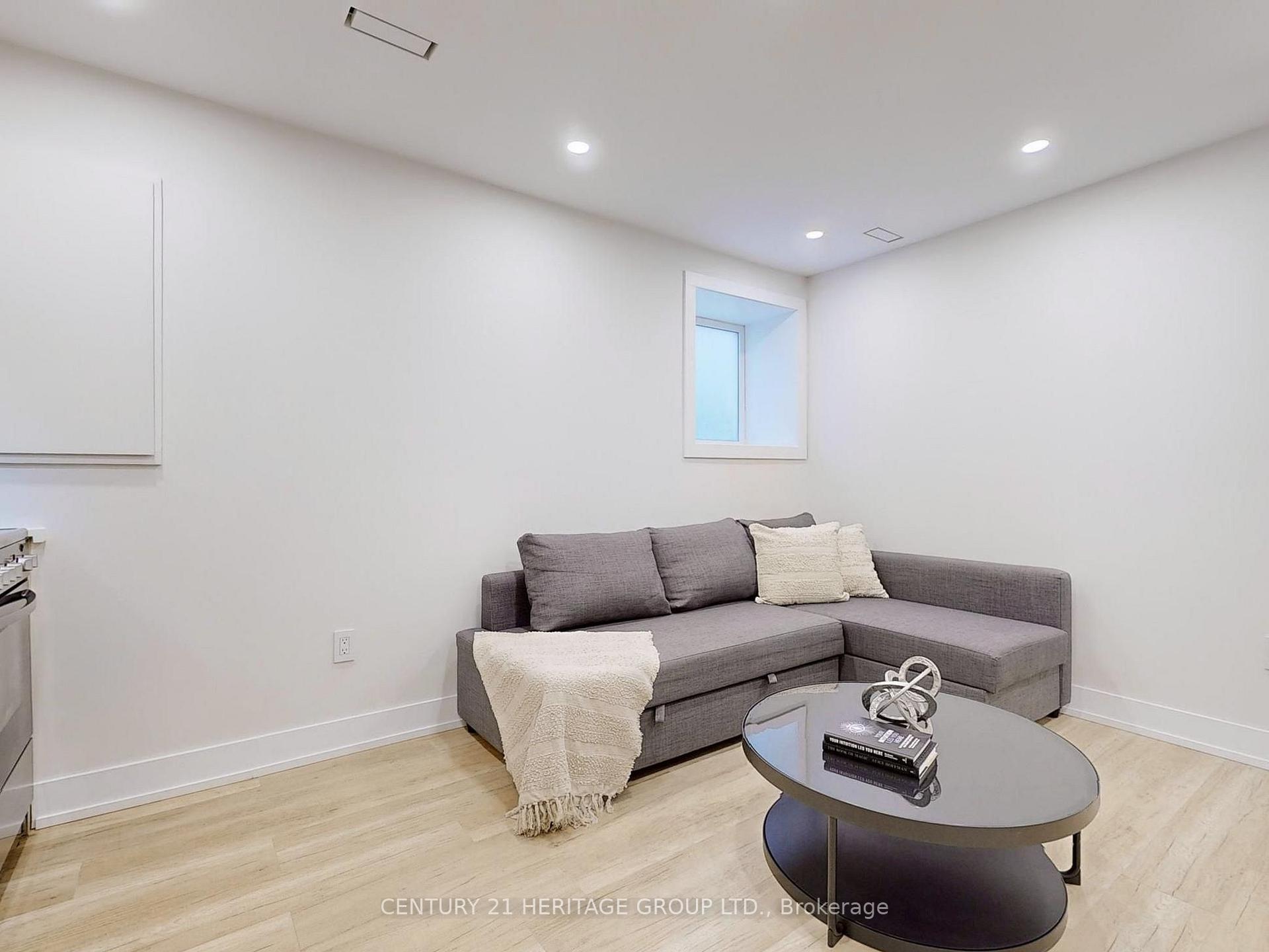 Photo 2 of Unit Lower Unit, 30 Struthers Street, Etobicoke, Mimico — HOMEH