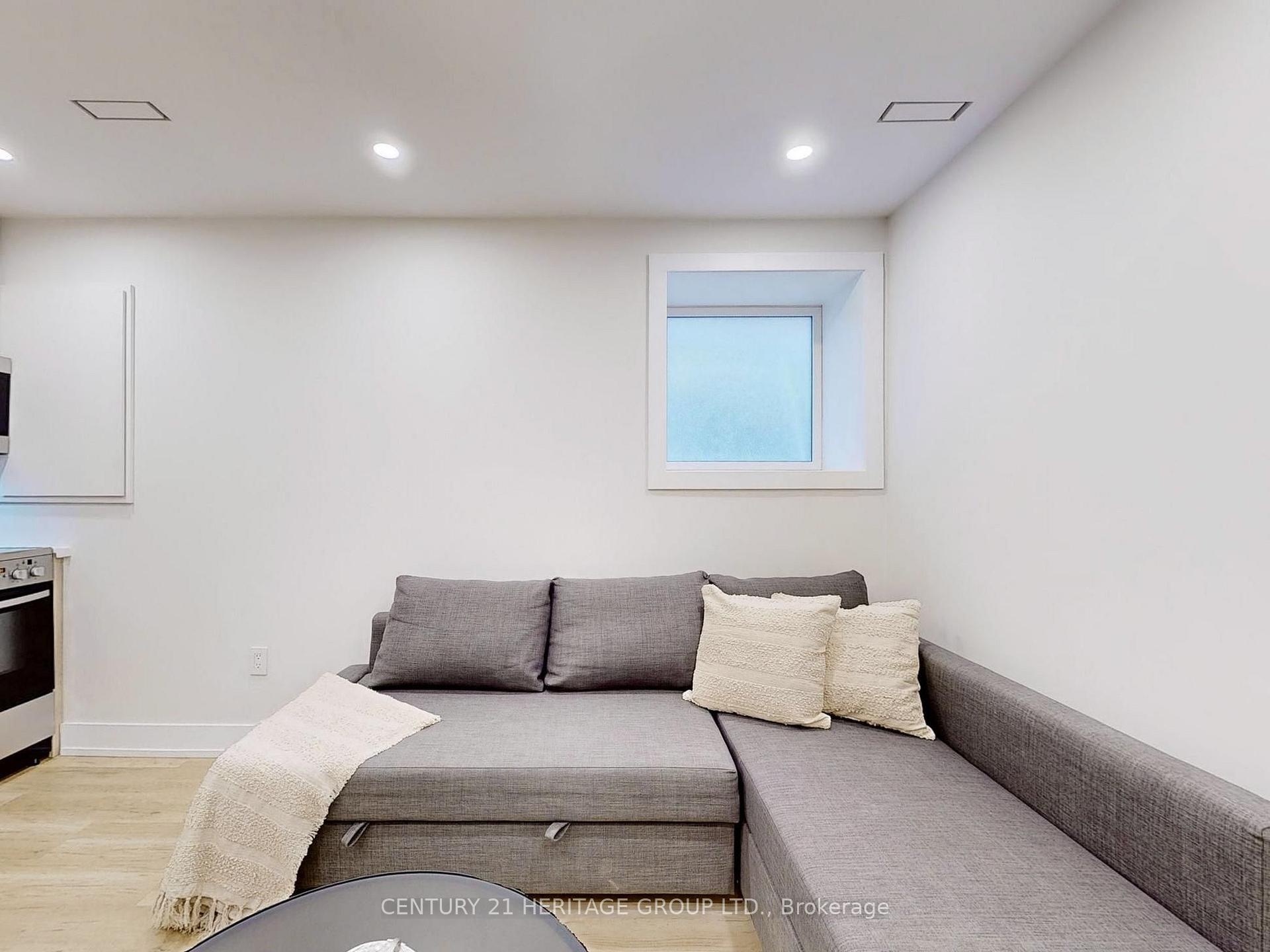 Photo 4 of Unit Lower Unit, 30 Struthers Street, Etobicoke, Mimico — HOMEH