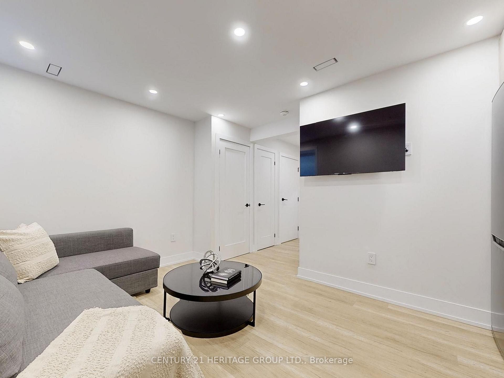 Photo 8 of Unit Lower Unit, 30 Struthers Street, Etobicoke, Mimico — HOMEH