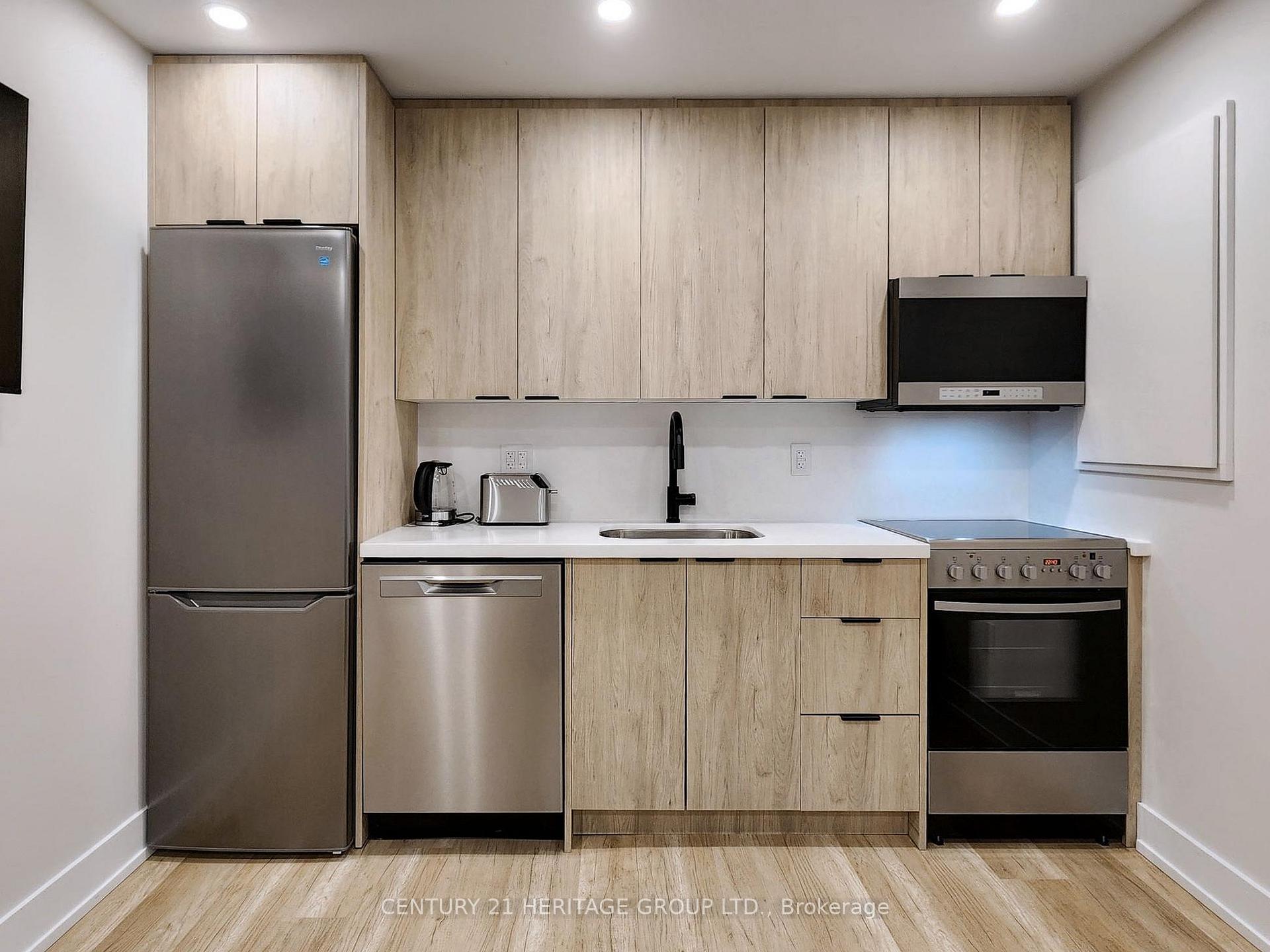 Photo 12 of Unit Lower Unit, 30 Struthers Street, Etobicoke, Mimico — HOMEH