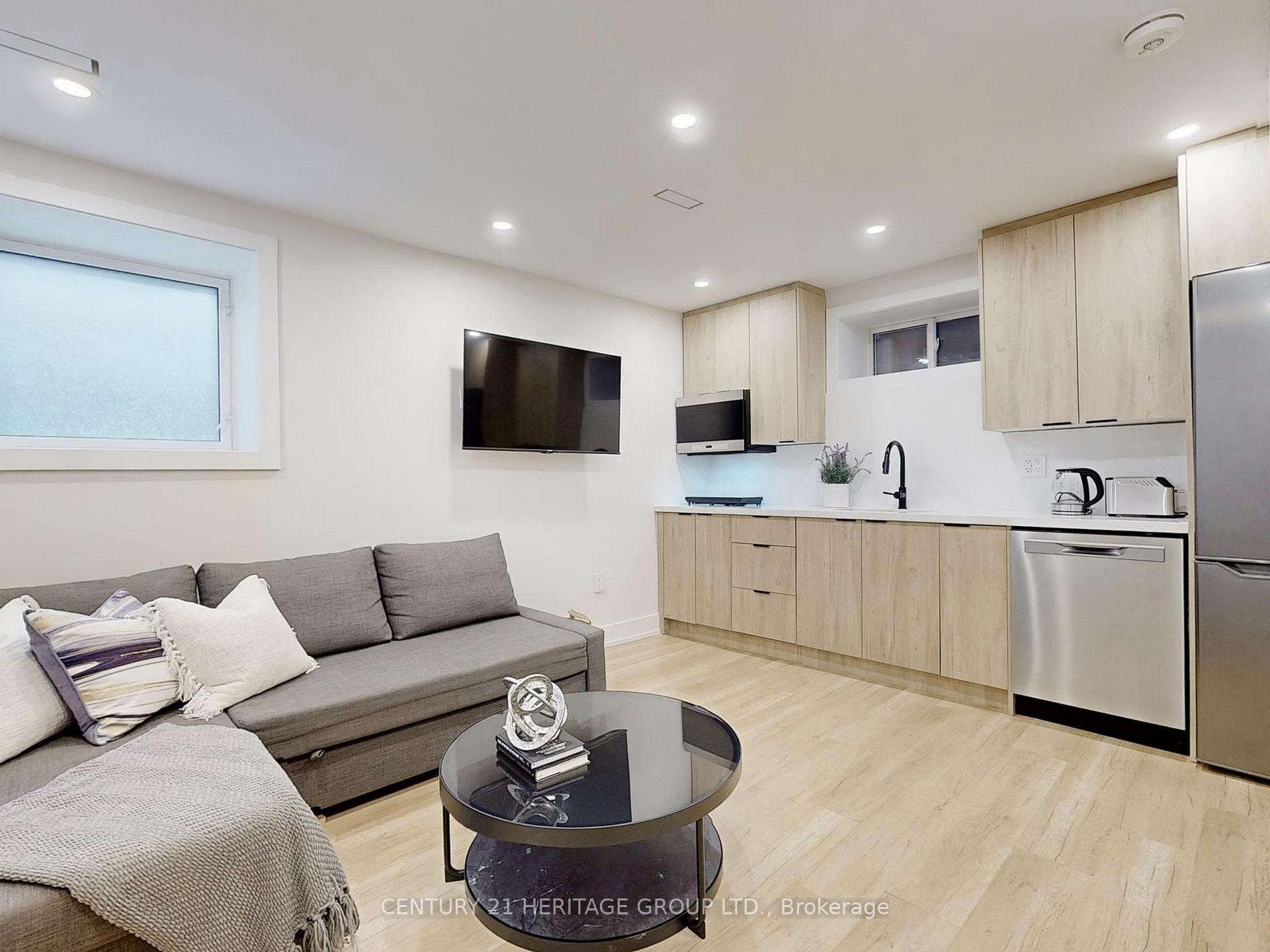 Photo 5 of Unit Lower Unit, 30 Struthers Street, Etobicoke, Mimico — HOMEH