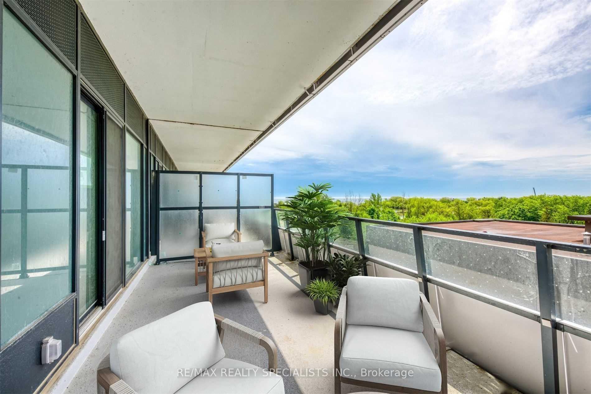 Photo 13 of Unit 321, 20 Shore Breeze Drive, Etobicoke, Mimico — HOMEH