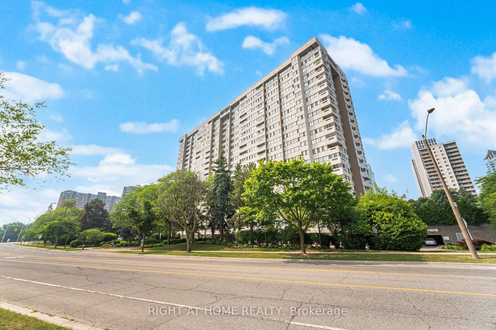 Photo of Unit 301, 1580 Mississauga Valley Boulevard