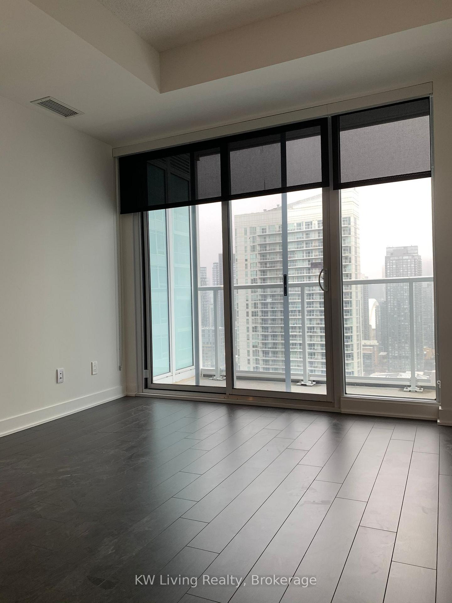 Photo 4 of Unit 3706, 19 Bathurst Street, Toronto, Waterfront Communities — HOMEH