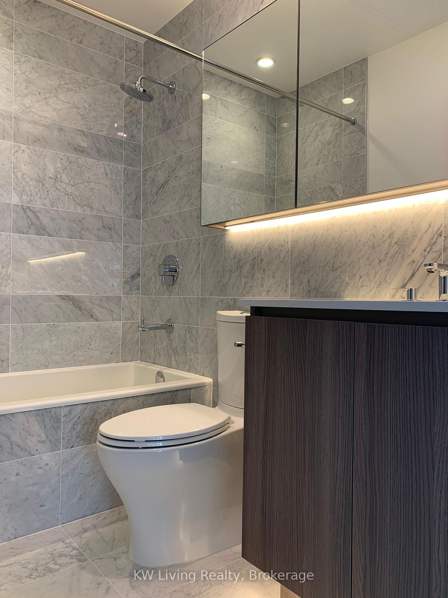 Photo 7 of Unit 3706, 19 Bathurst Street, Toronto, Waterfront Communities — HOMEH