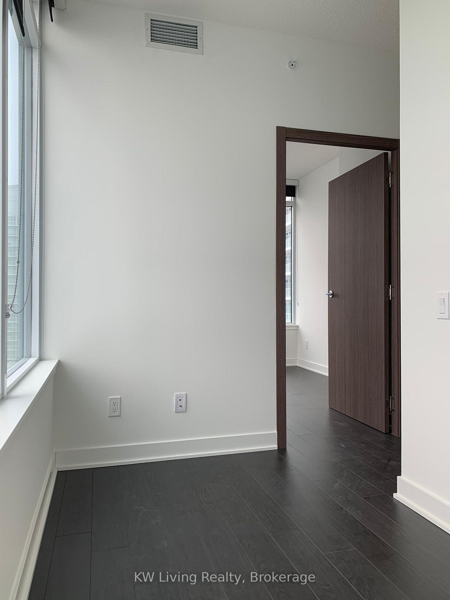Photo 9 of Unit 3706, 19 Bathurst Street, Toronto, Waterfront Communities — HOMEH