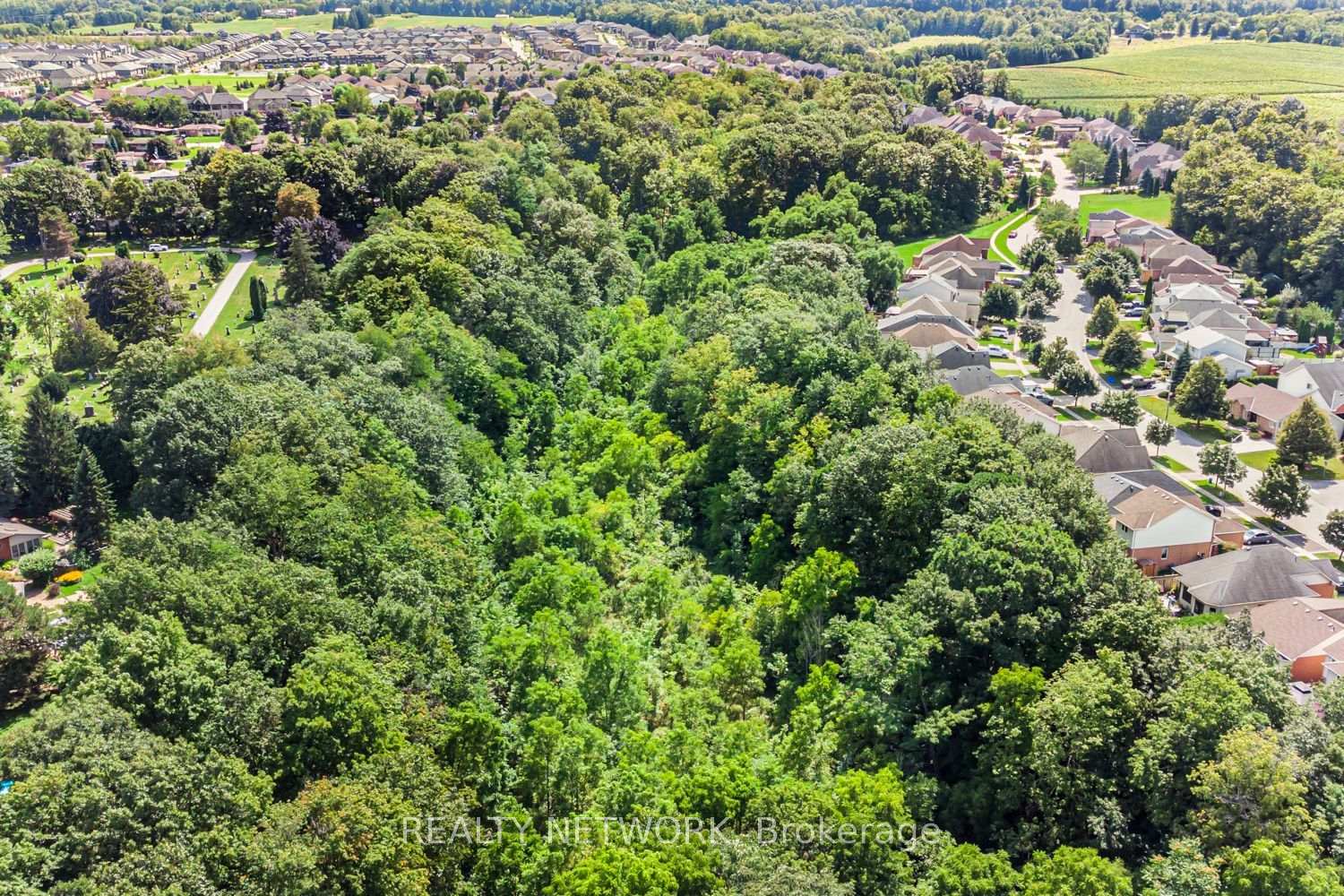 Photo 40 of 4257 Stadelbauer Drive, Lincoln, Beamsville — HOMEH