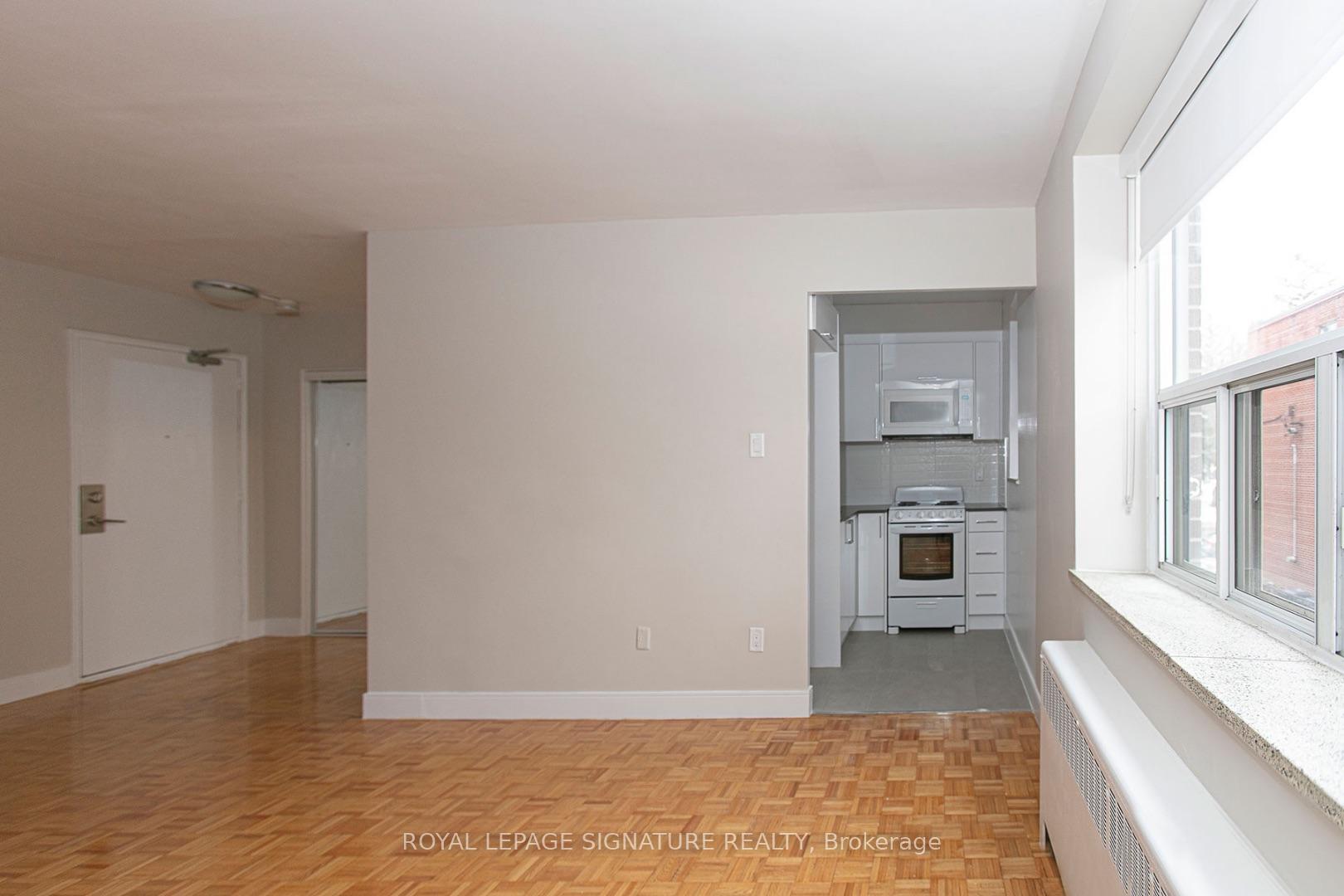 Photo 3 of Unit 203, 1291 Bayview Avenue, Toronto, Leaside — HOMEH