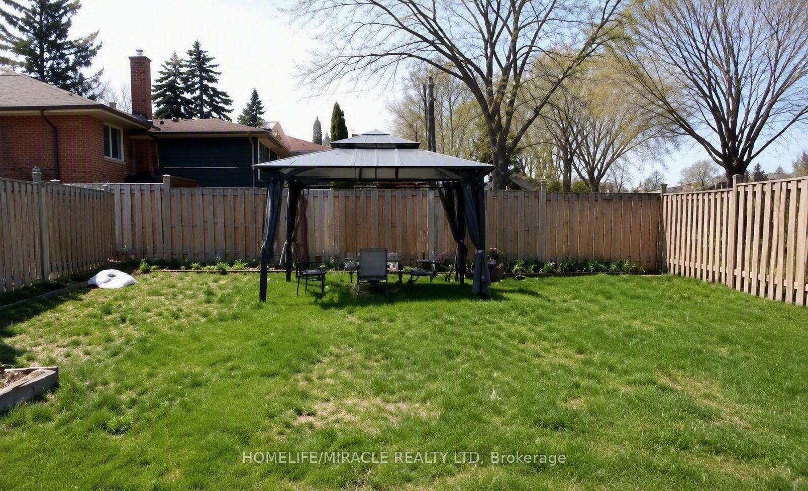 Photo 14 of 6 Barnes Crescent, Scarborough, Woburn — HOMEH
