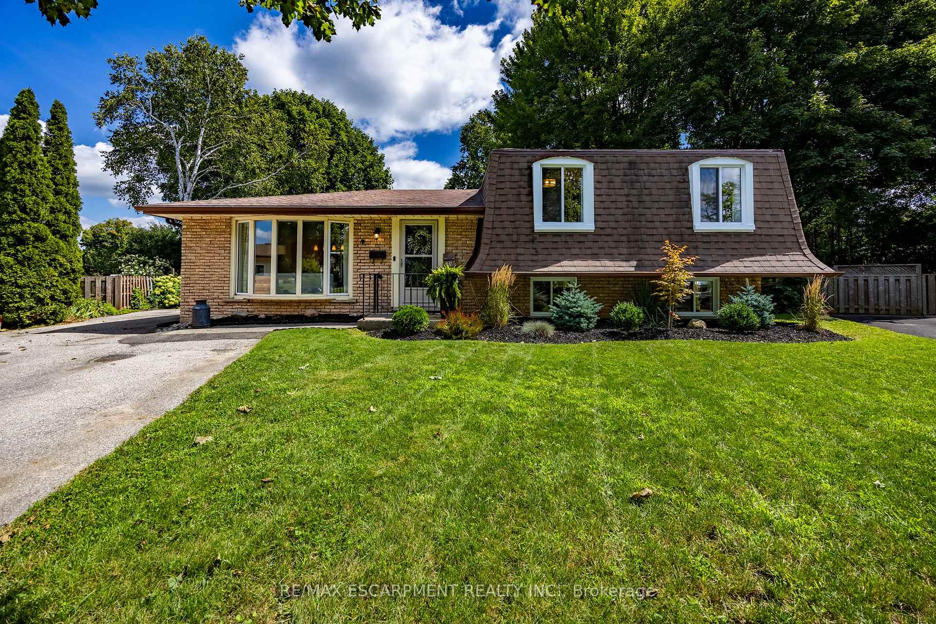 Photo 1 of 9 Normandy Circle, Norfolk, Simcoe — HOMEH