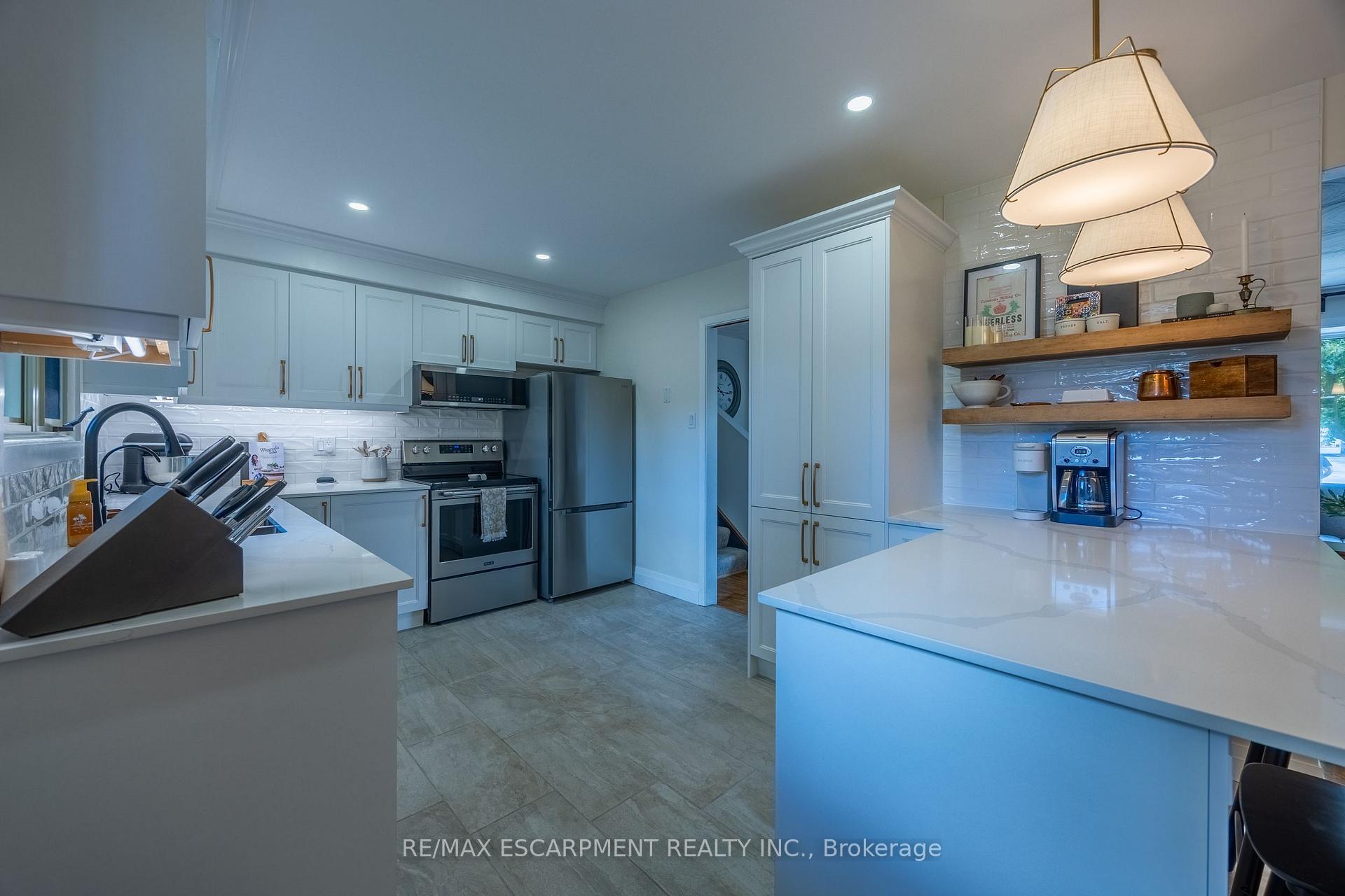 Photo 16 of 9 Normandy Circle, Norfolk, Simcoe — HOMEH