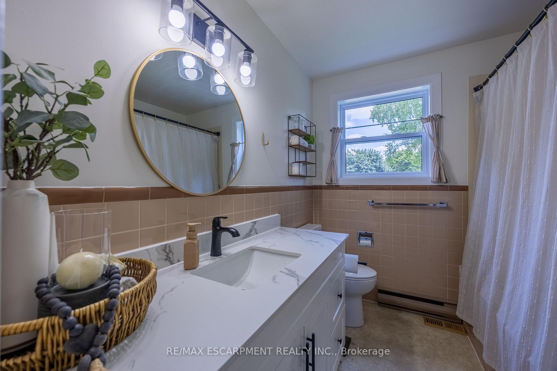Photo 24 of 9 Normandy Circle, Norfolk, Simcoe — HOMEH