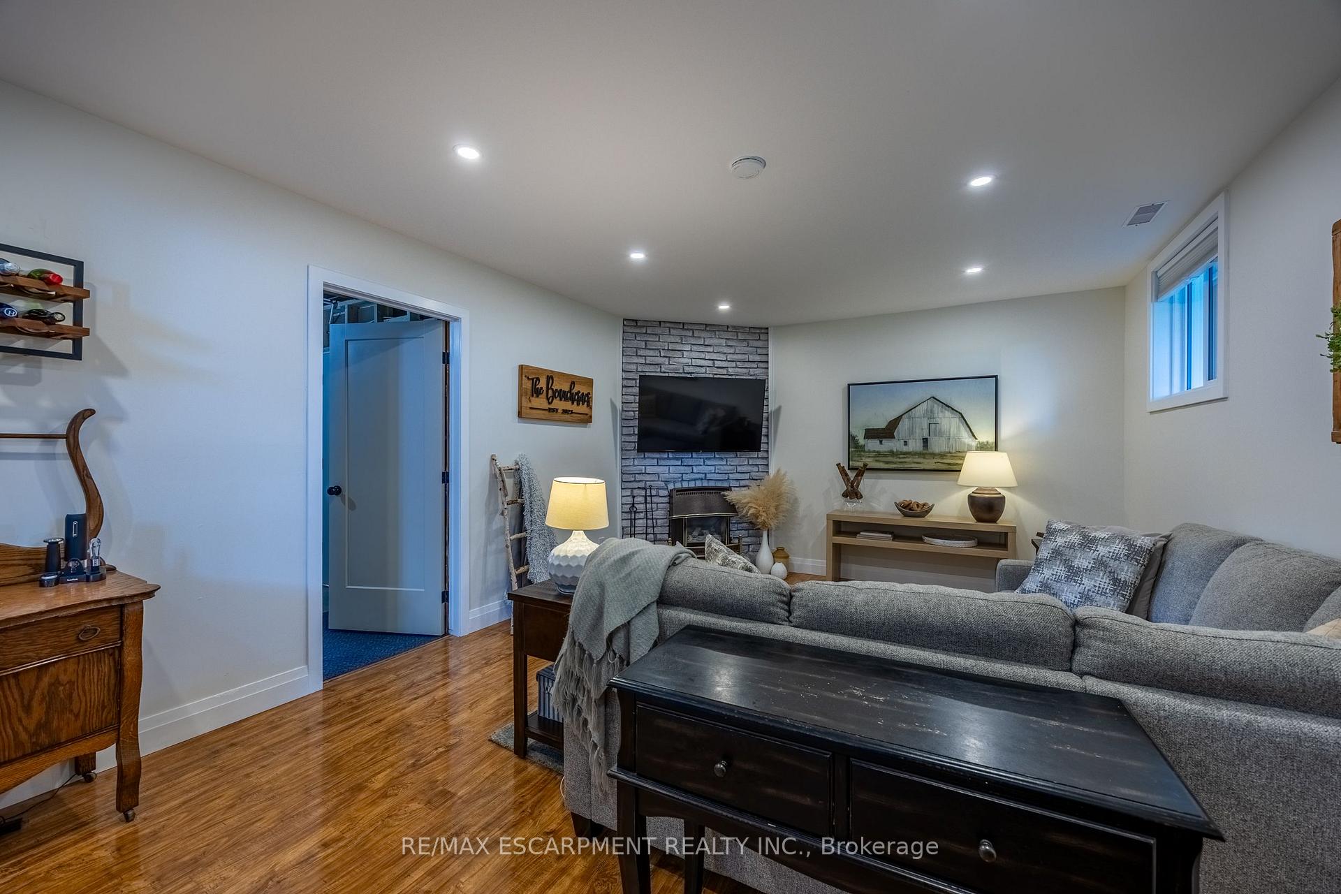 Photo 40 of 9 Normandy Circle, Norfolk, Simcoe — HOMEH